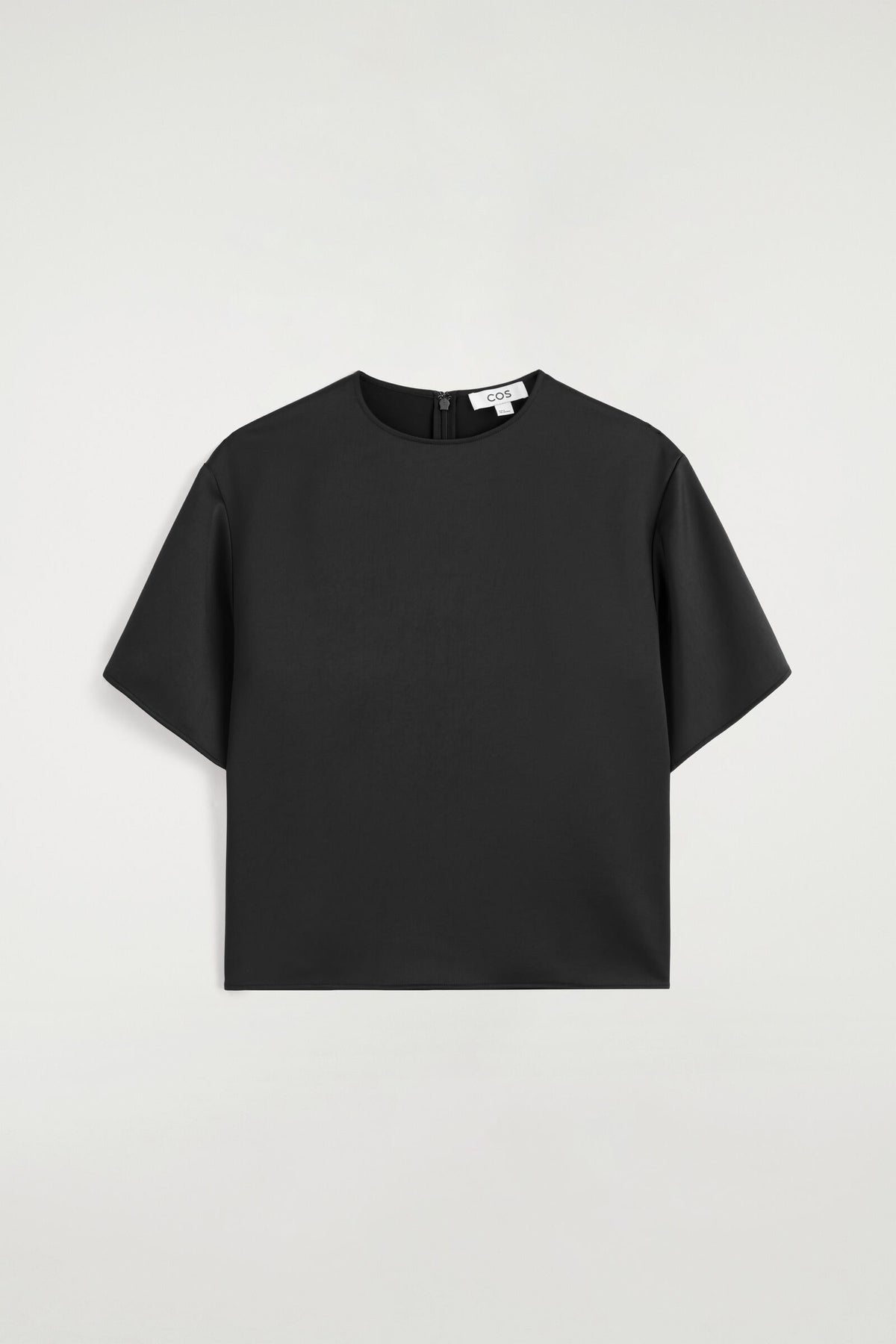 CAMISETA DE SATÍN OVERSIZE - NEGRO | DescriptiveStillLife