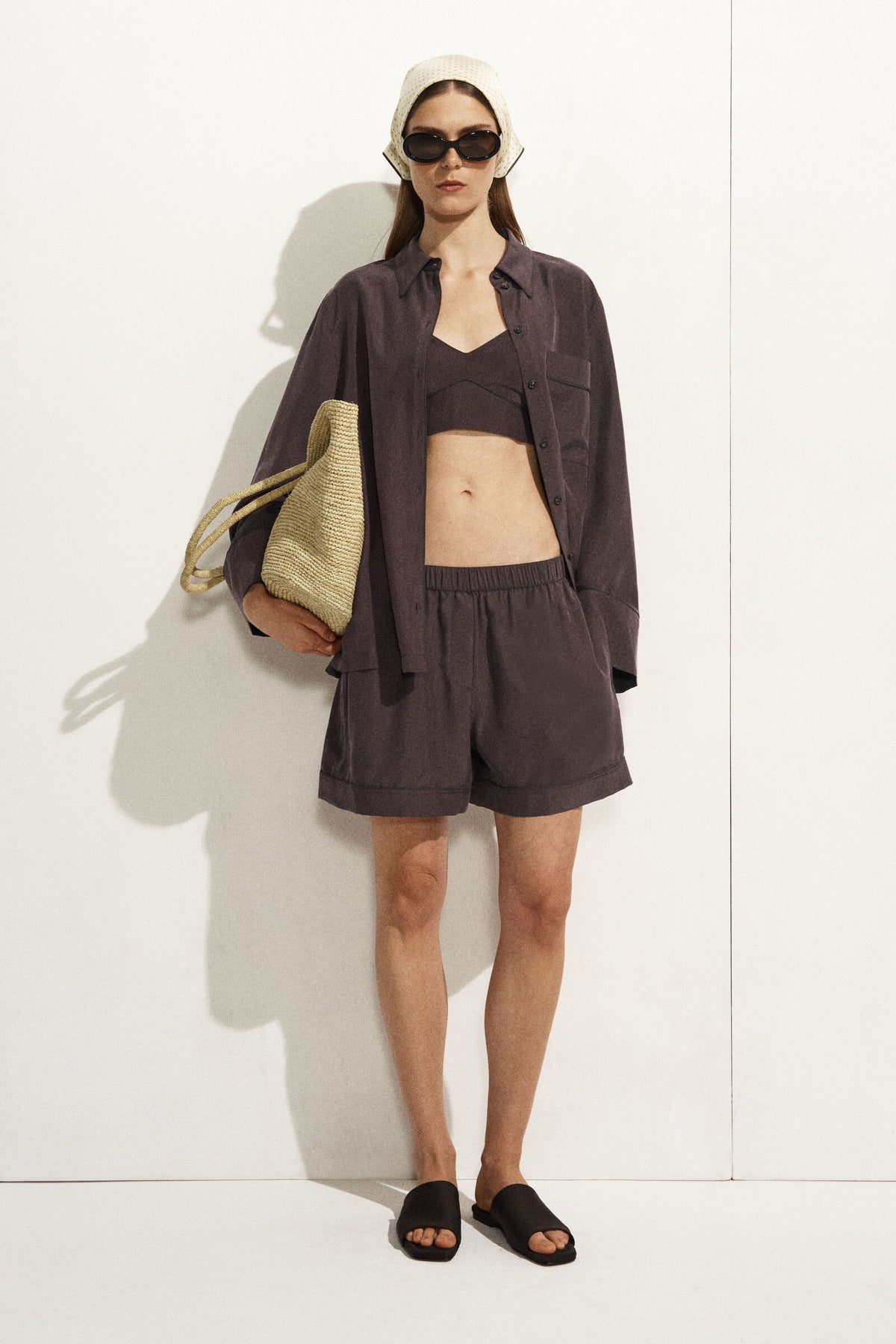 SHORTS DE SEDA CON ELÁSTICO - MARRÓN