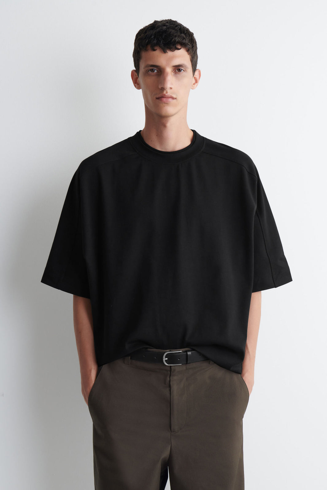 CAMISETA DE ALGODÓN INTERLOCK OVERSIZED - NEGRO