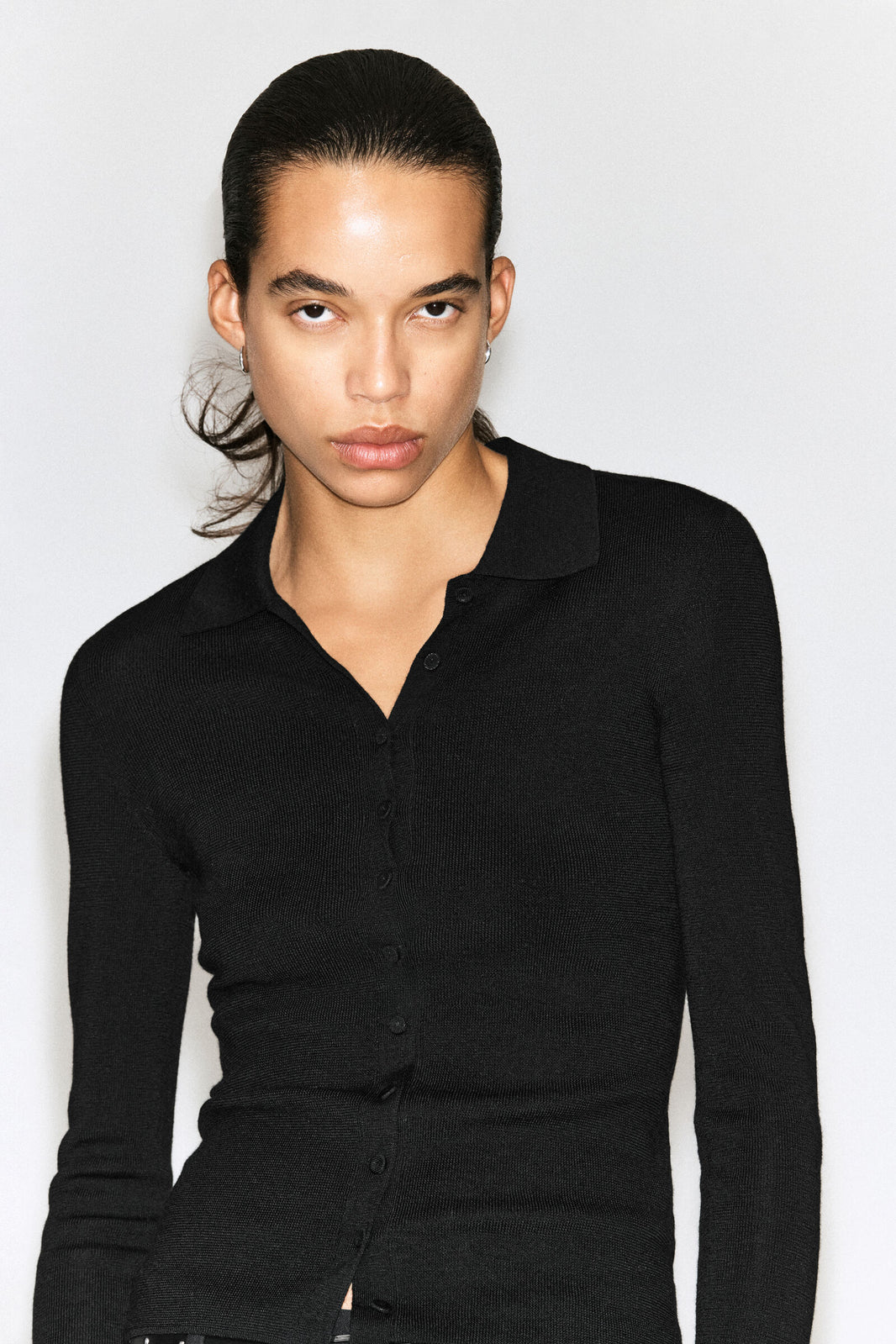 CAMISA DE LANA MERINO SIN COSTURAS - NEGRO