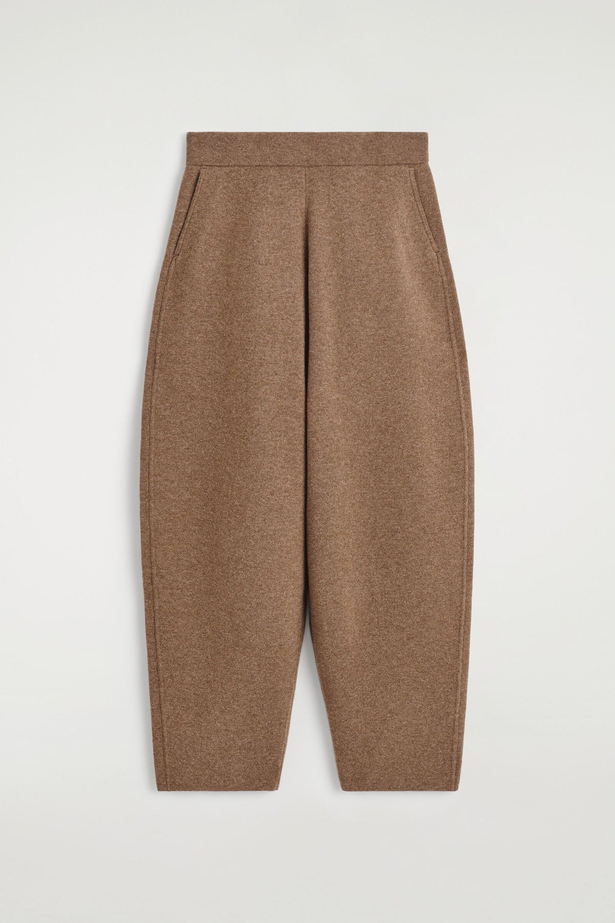 PANTALONES DE PIERNA BARREL DE LANA MERINO - MARRÓN JASPEADO | DescriptiveStillLife