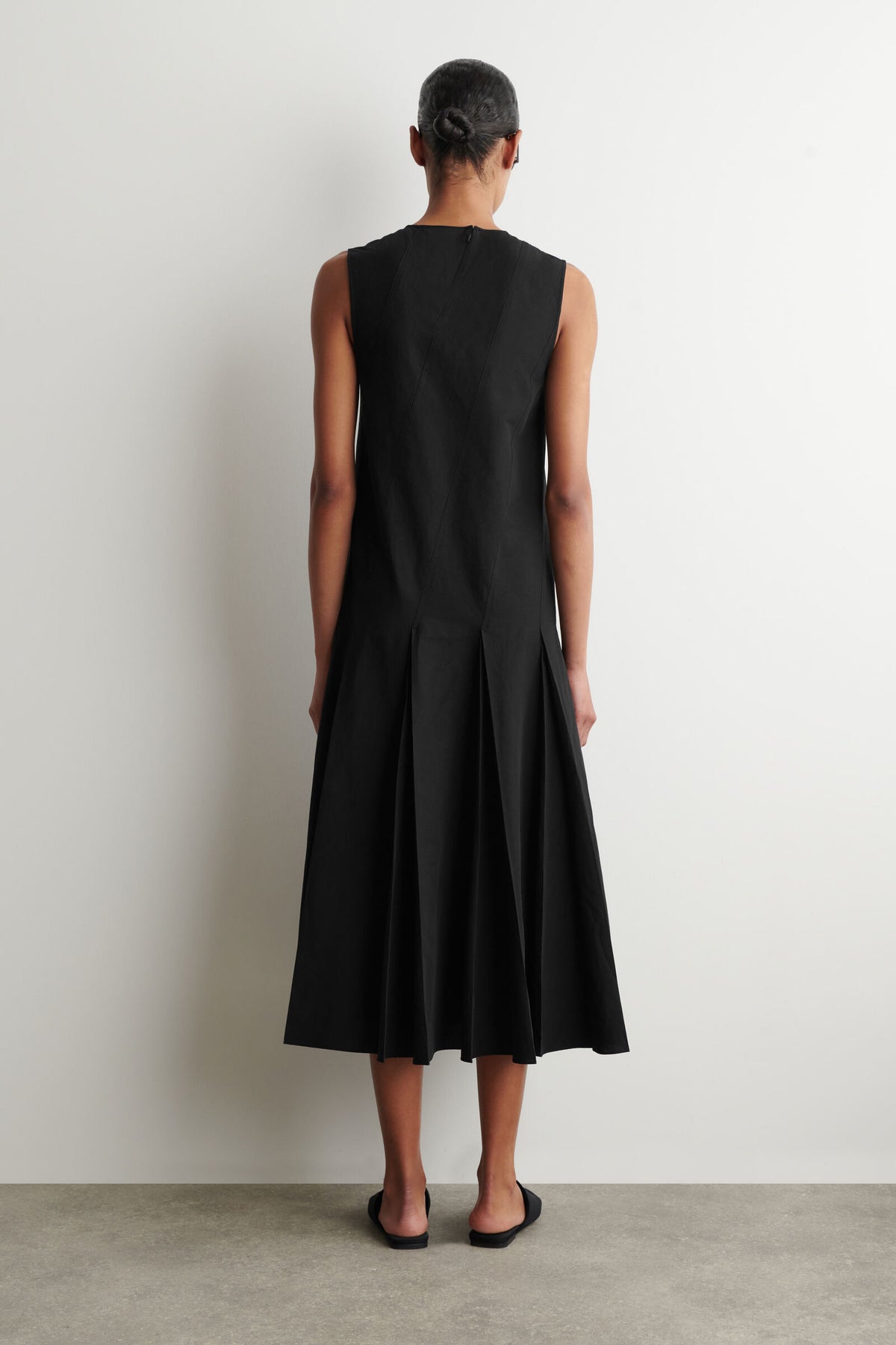 VESTIDO MAXI DE ALGODÓN Y LINO PLISADO - NEGRO