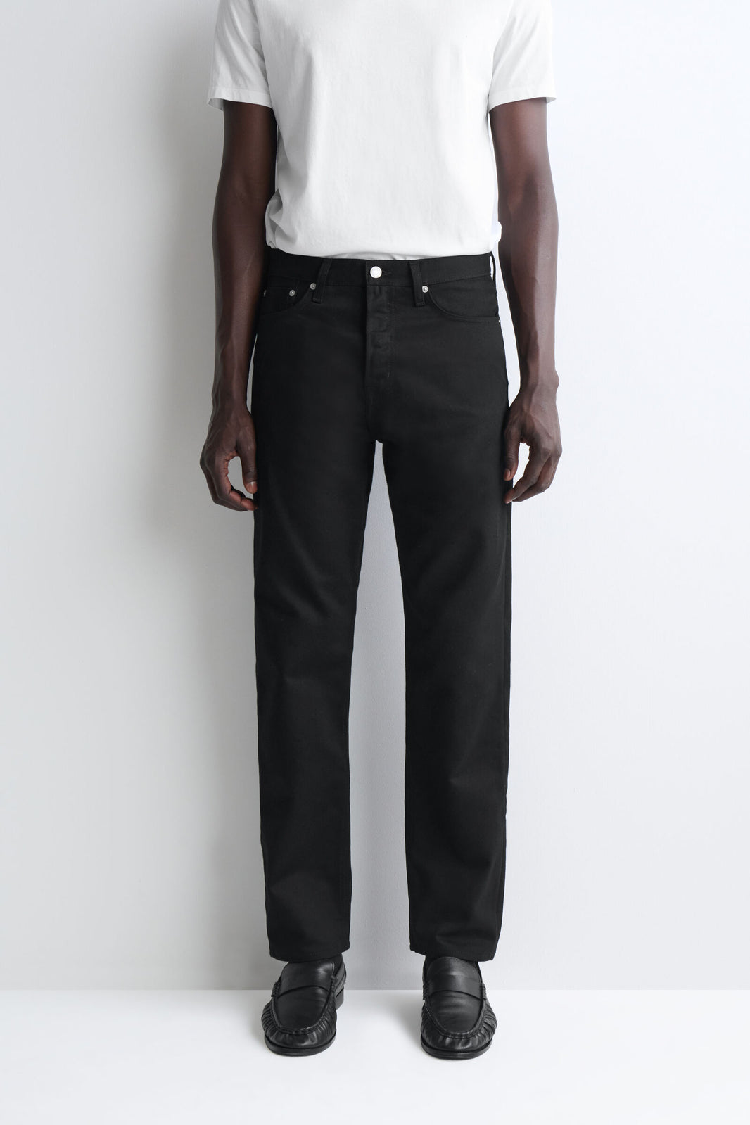 JEANS SIGNATURE DE CORTE REGULAR Y PIERNA RECTA - NEGRO