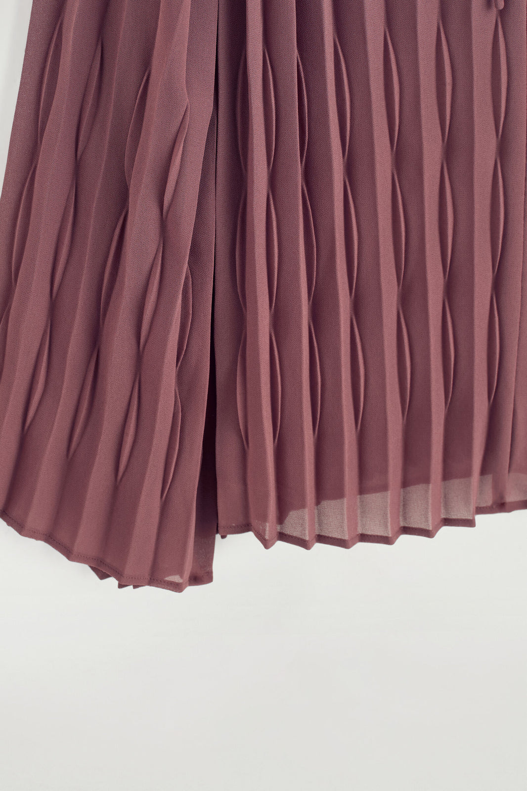 BLUSA DE GEORGETTE PLISADA CON LAZO - ÓXIDO