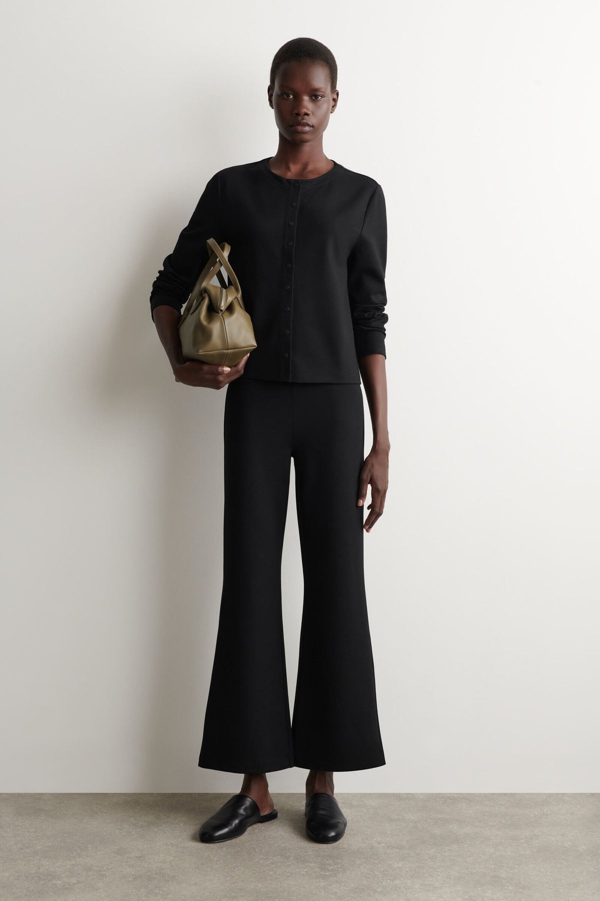 PANTALONES DE JERSEY ACAMPANADOS - NEGRO - StillMedia/Lookbook