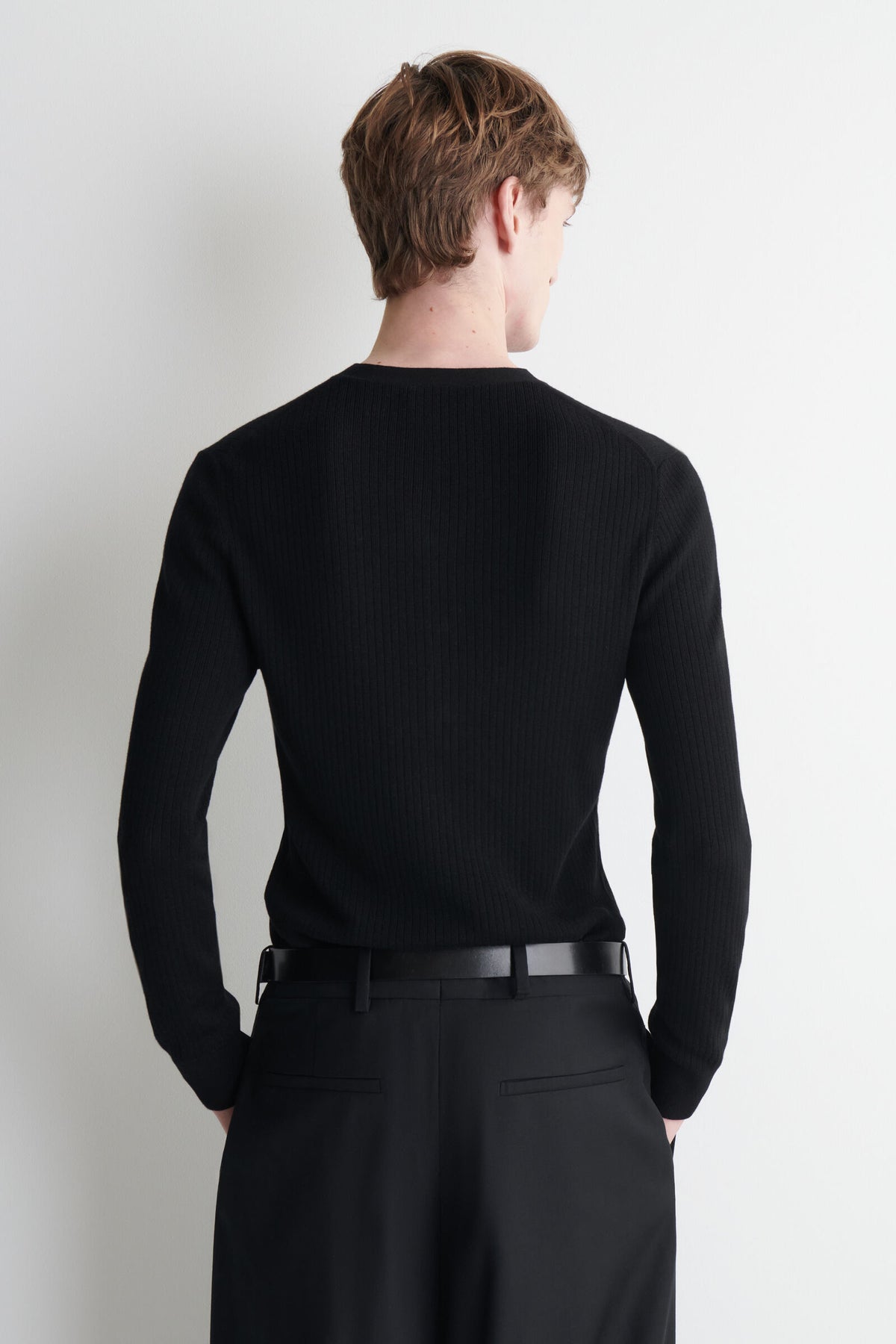 TOP HENLEY DE PUNTO ACANALADO - NEGRO