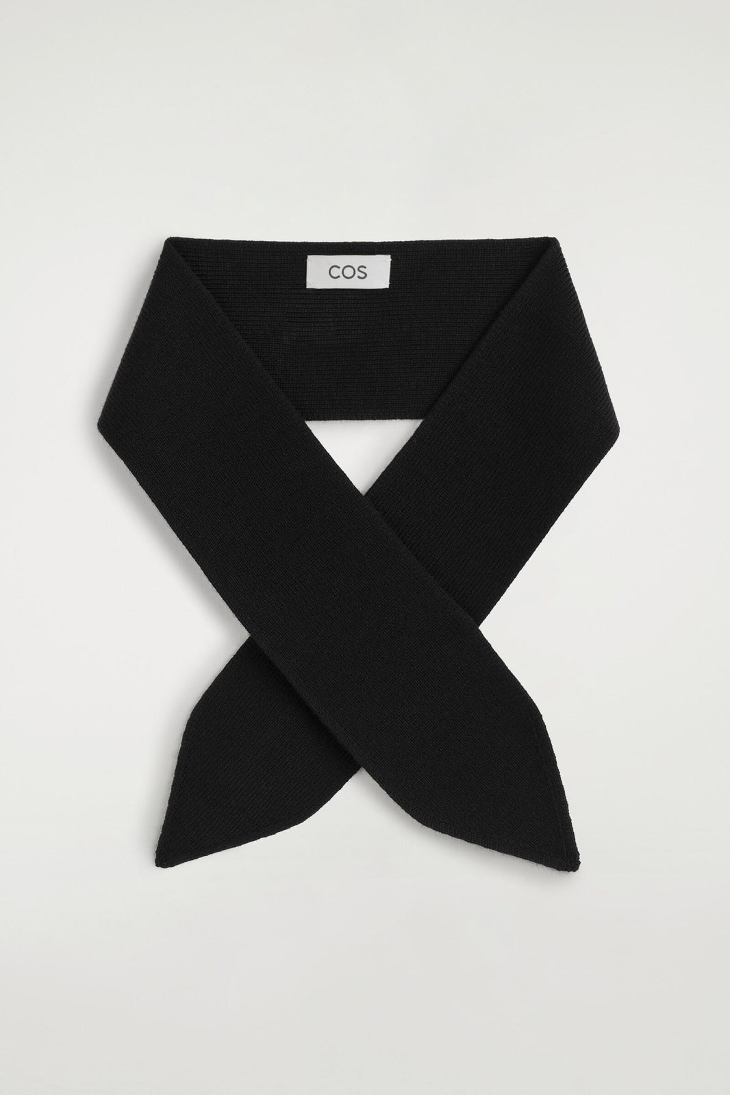 BUFANDA DE CUELLO DE LANA MERINO - NEGRO | DescriptiveStillLife