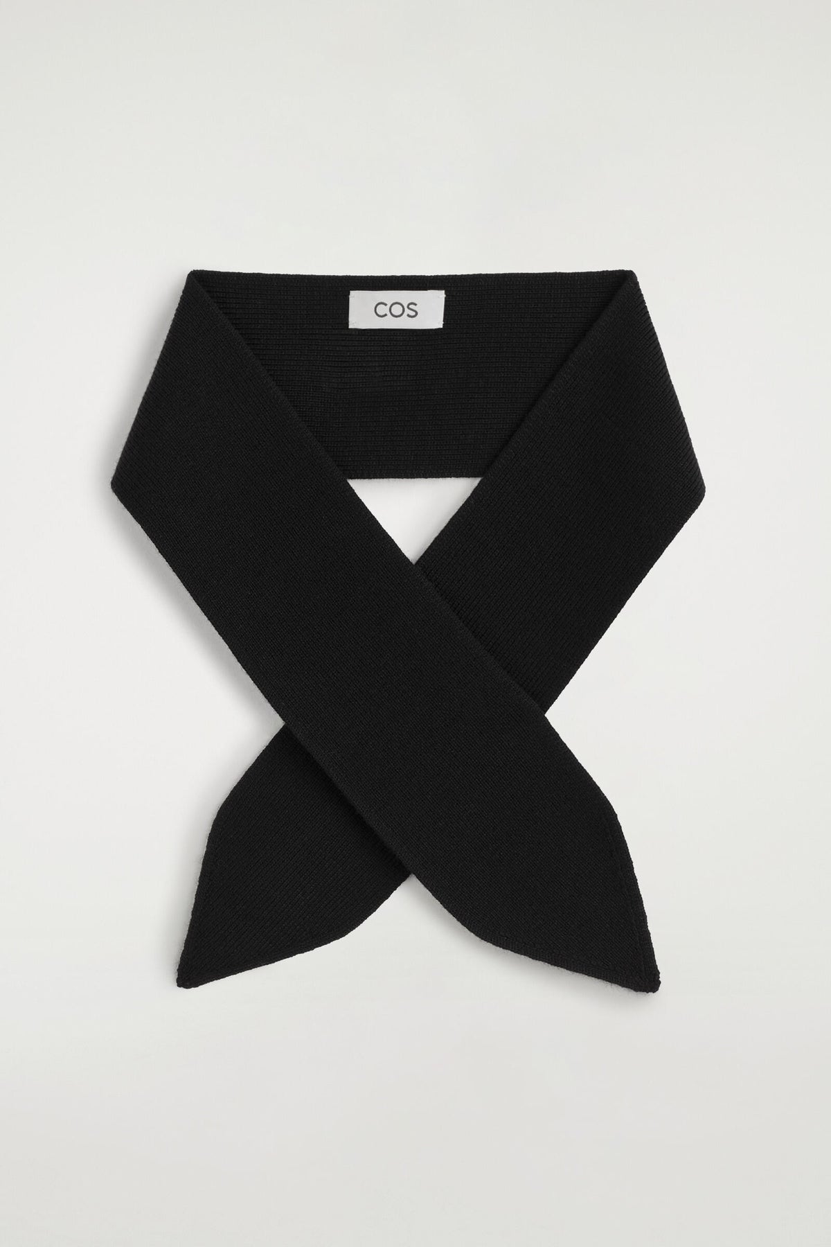 BUFANDA DE CUELLO DE LANA MERINO - NEGRO | DescriptiveStillLife