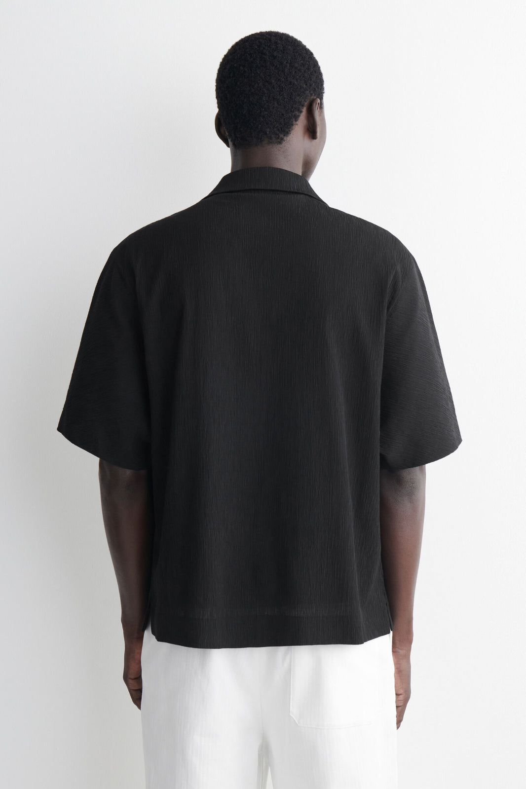 CAMISA DE ALGODÓN ARRUGADO - NEGRO