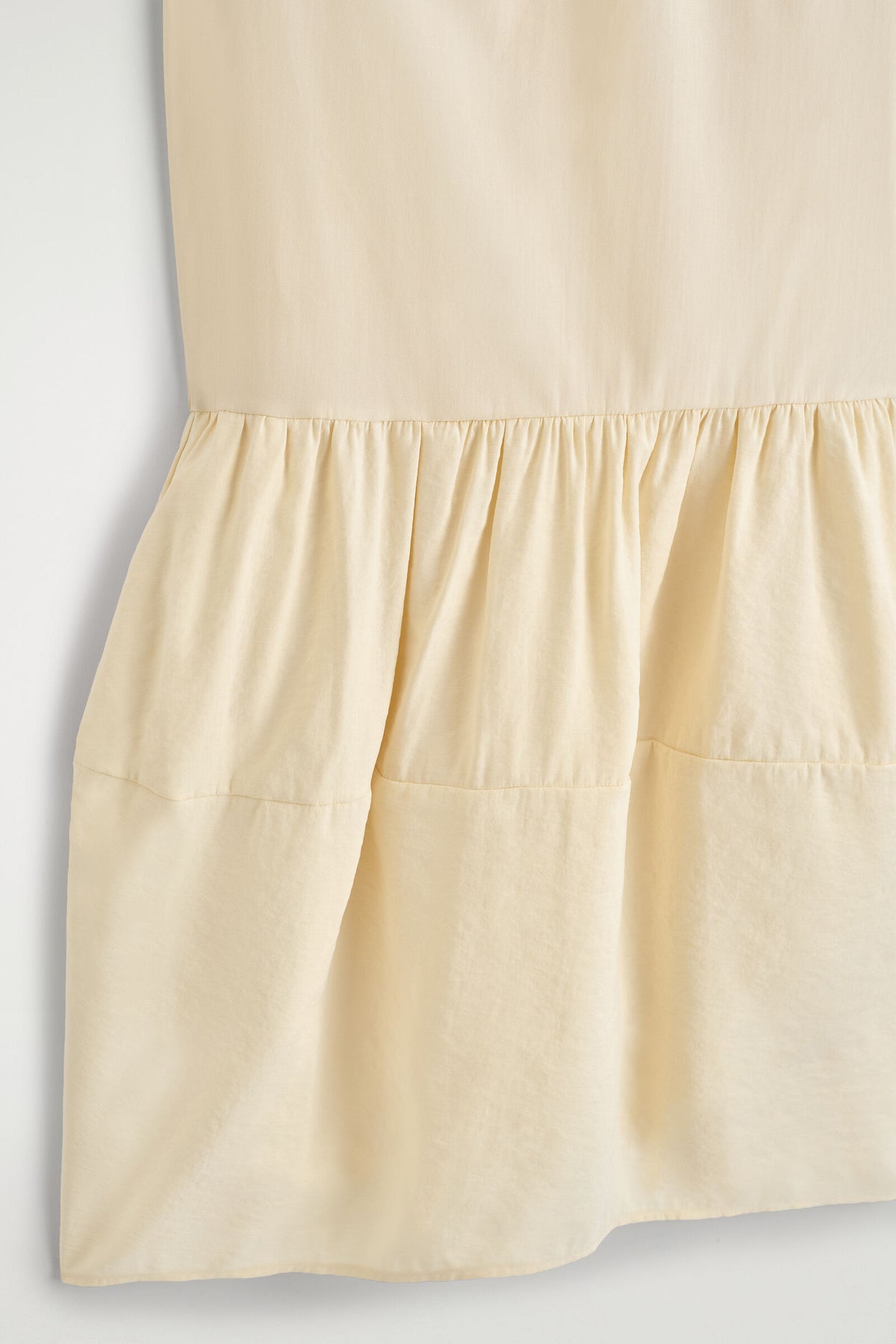 VESTIDO MINI CON PANELES - AMARILLO MANTEQUILLA - StillMedia/DescriptiveDetail