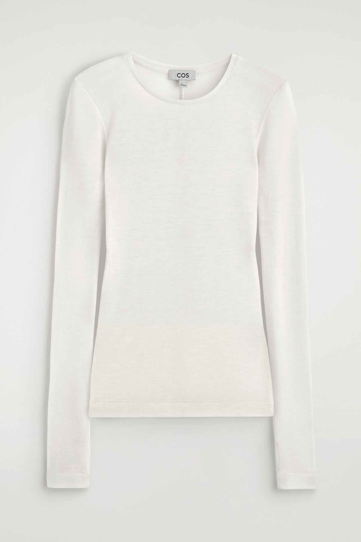 TOP DE LANA MERINO SLIM - CREMA | DescriptiveStillLife