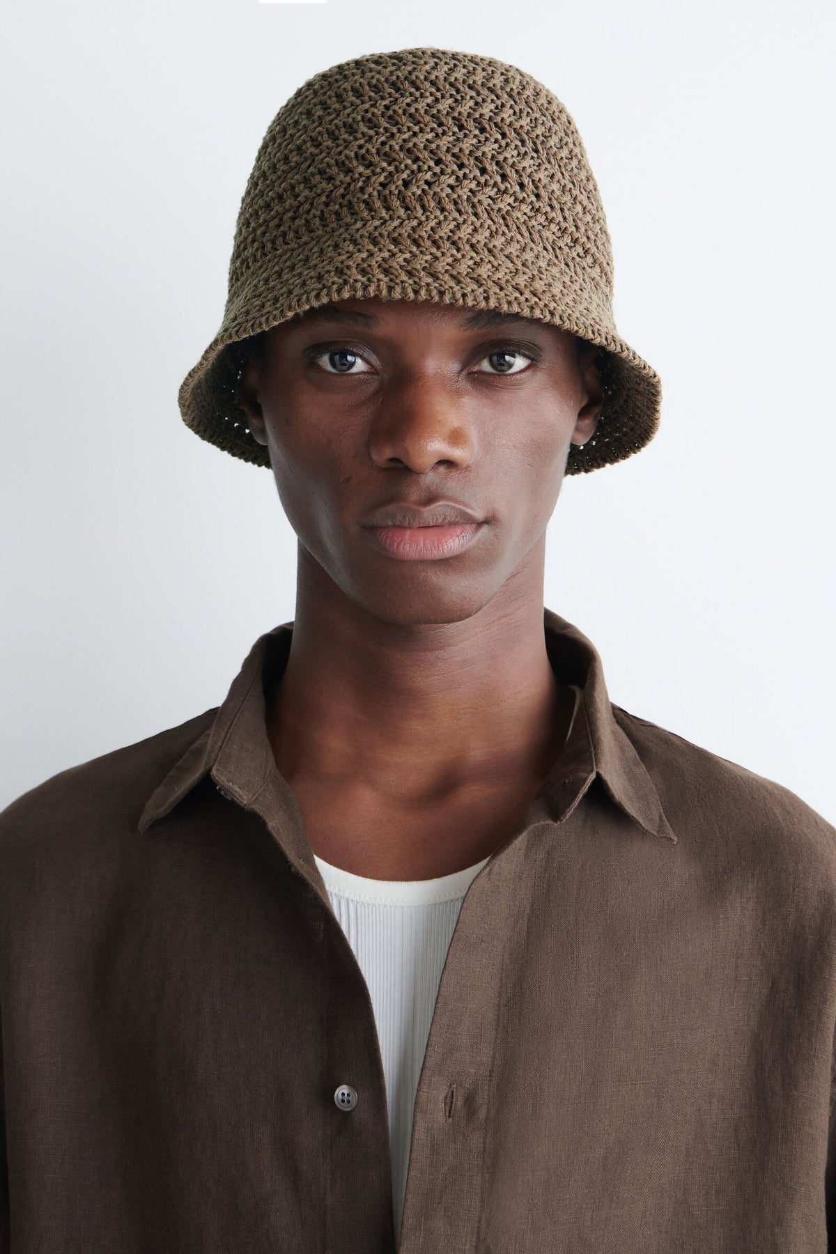 SOMBRERO DE PESCADOR DE TEJIDO ABIERTO - KAKI