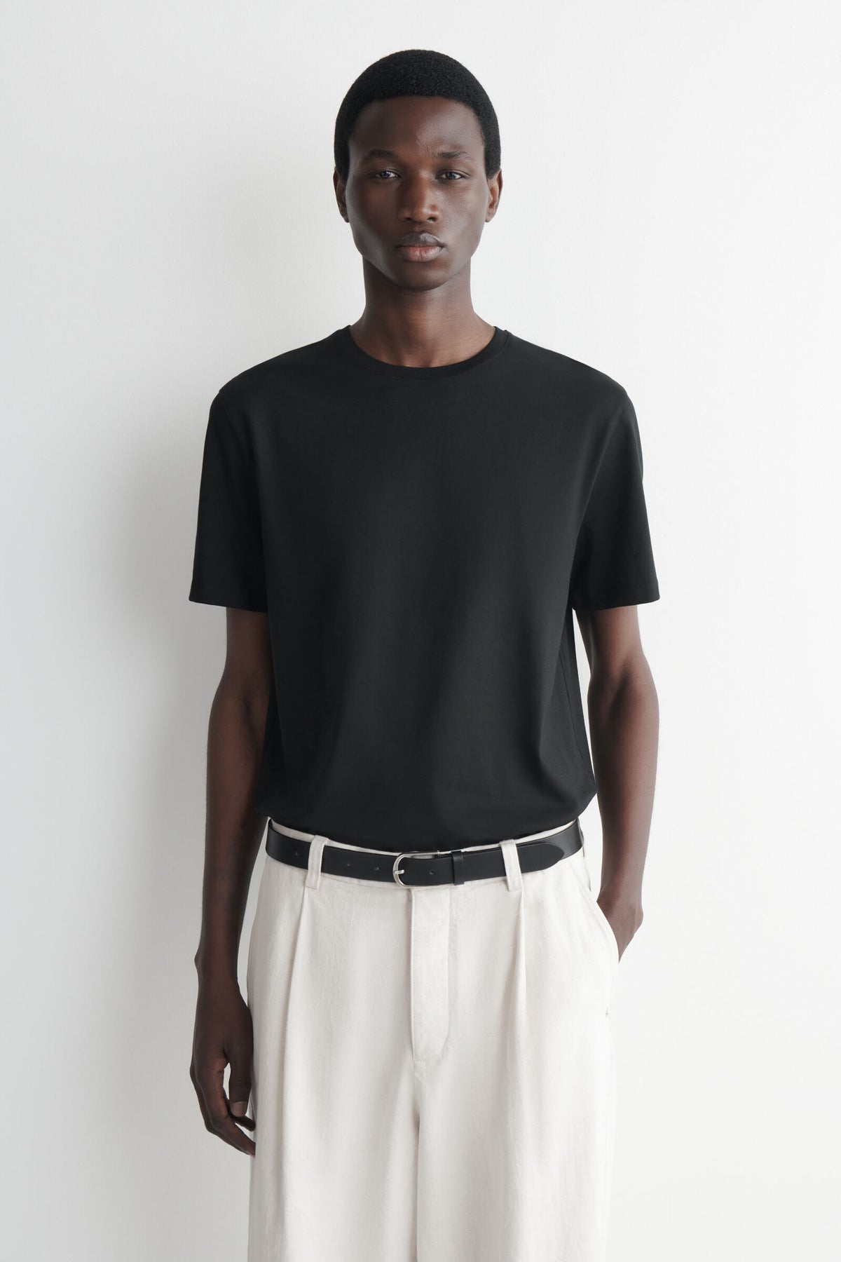 CAMISETA DE ALGODÓN CON CUELLO REDONDO - NEGRO