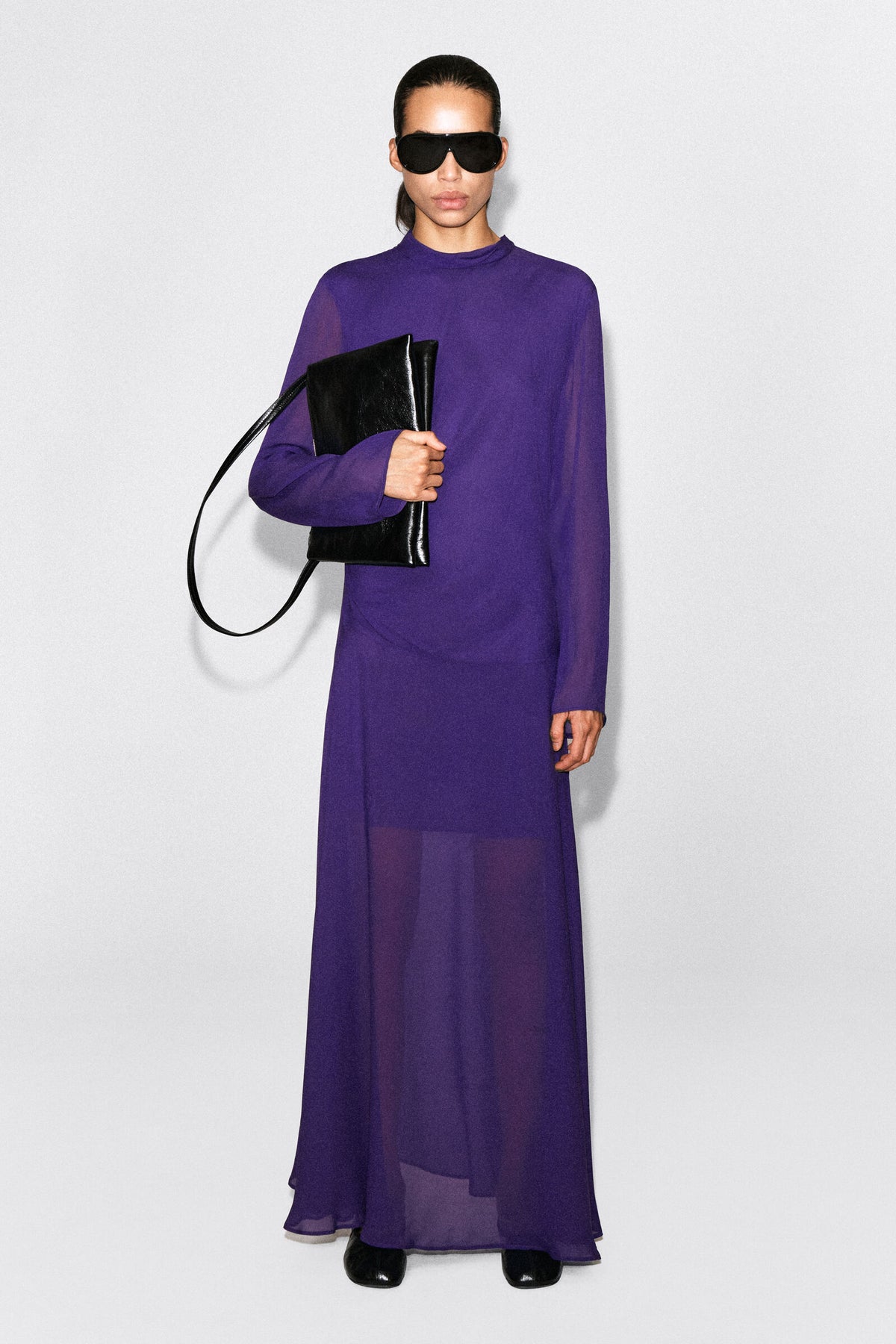 VESTIDO MIDI DRAPEADO DE CUELLO ALTO - MORADO