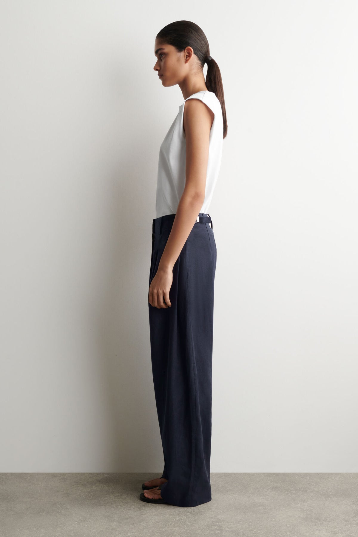 PANTALONES DE LINO CONDETALLE DE HEBILLA - AZUL MARINO