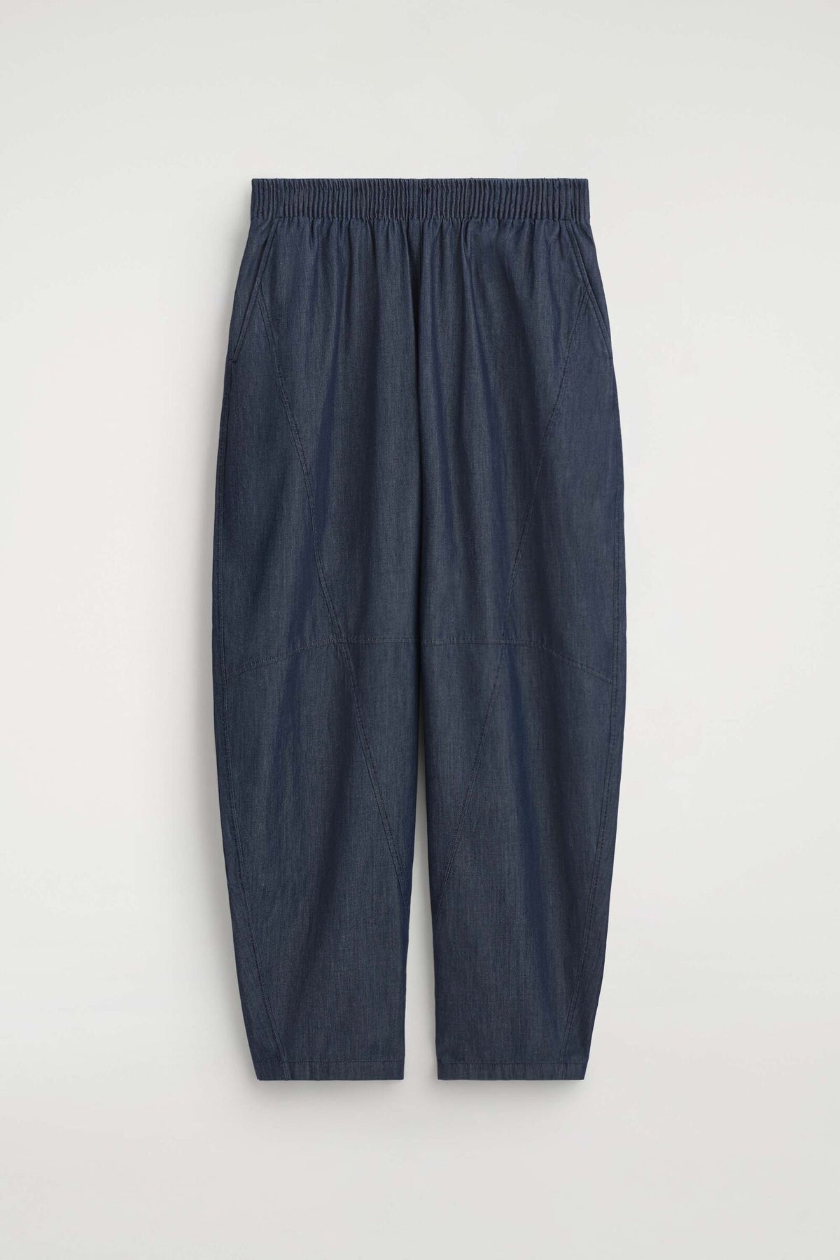 PANTALONES DE MEZCLILLA CON PIERNA BARREL Y ELÁSTICO - AZUL OSCURO | DescriptiveStillLife