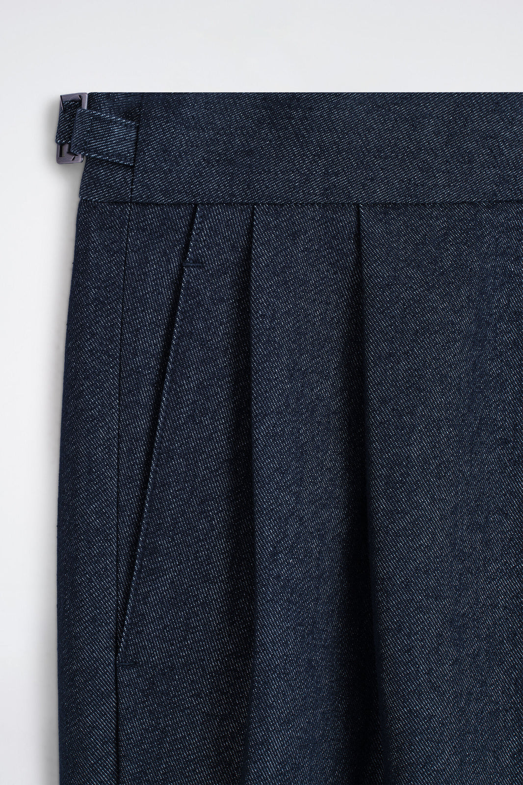 PANTALONES TAPERED DE AJUSTE RELAJADO CON EFECTO DENIM - ÍNDIGO  | DescriptiveDetail