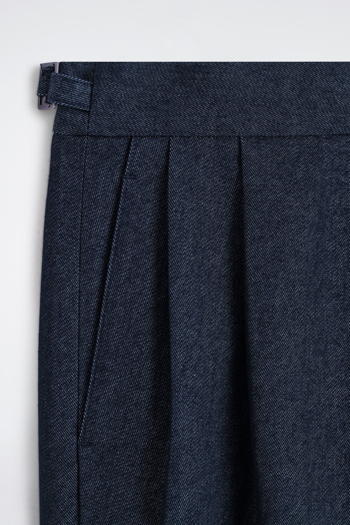 PANTALONES TAPERED DE AJUSTE RELAJADO CON EFECTO DENIM - ÍNDIGO  | DescriptiveDetail