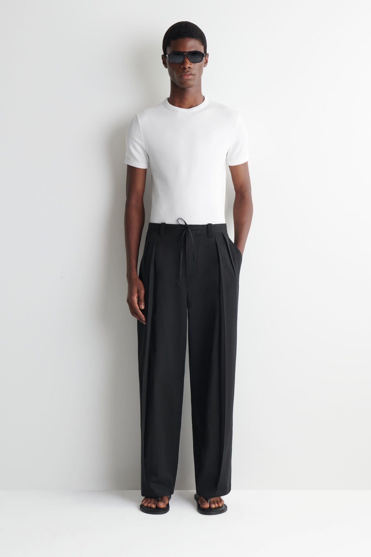 PANTALONES DE ALGODÓN RELAJADOS DE PIERNA ANCHA CON CORDÓN - NEGRO