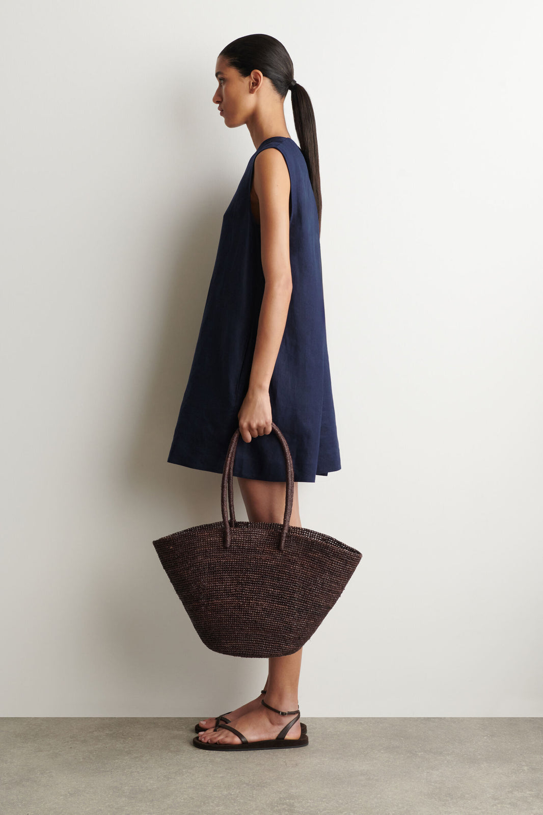 VESTIDO MINI DE LINO CON ESCOTE EN V Y ESPALDA ABIERTA - NAVY