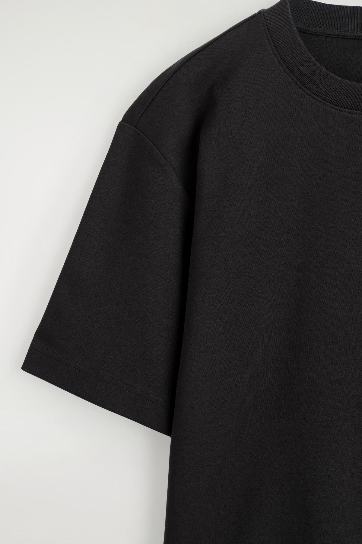 CAMISETA OVERSIZED - NEGRO | DescriptiveDetail