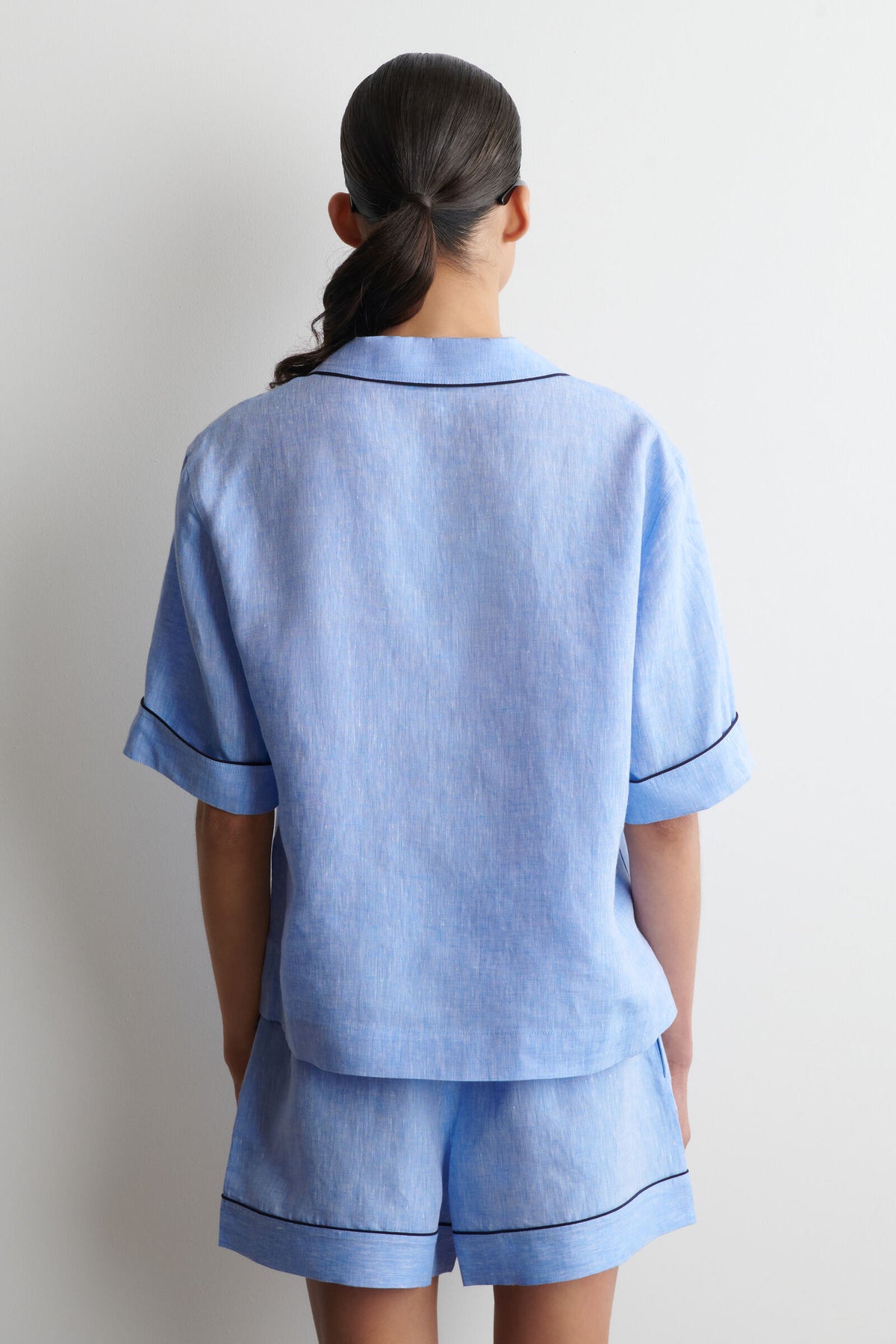 CAMISA DE LINO RESORT CON DETALLES EN CONTRASTE - AZUL MEZCLADO