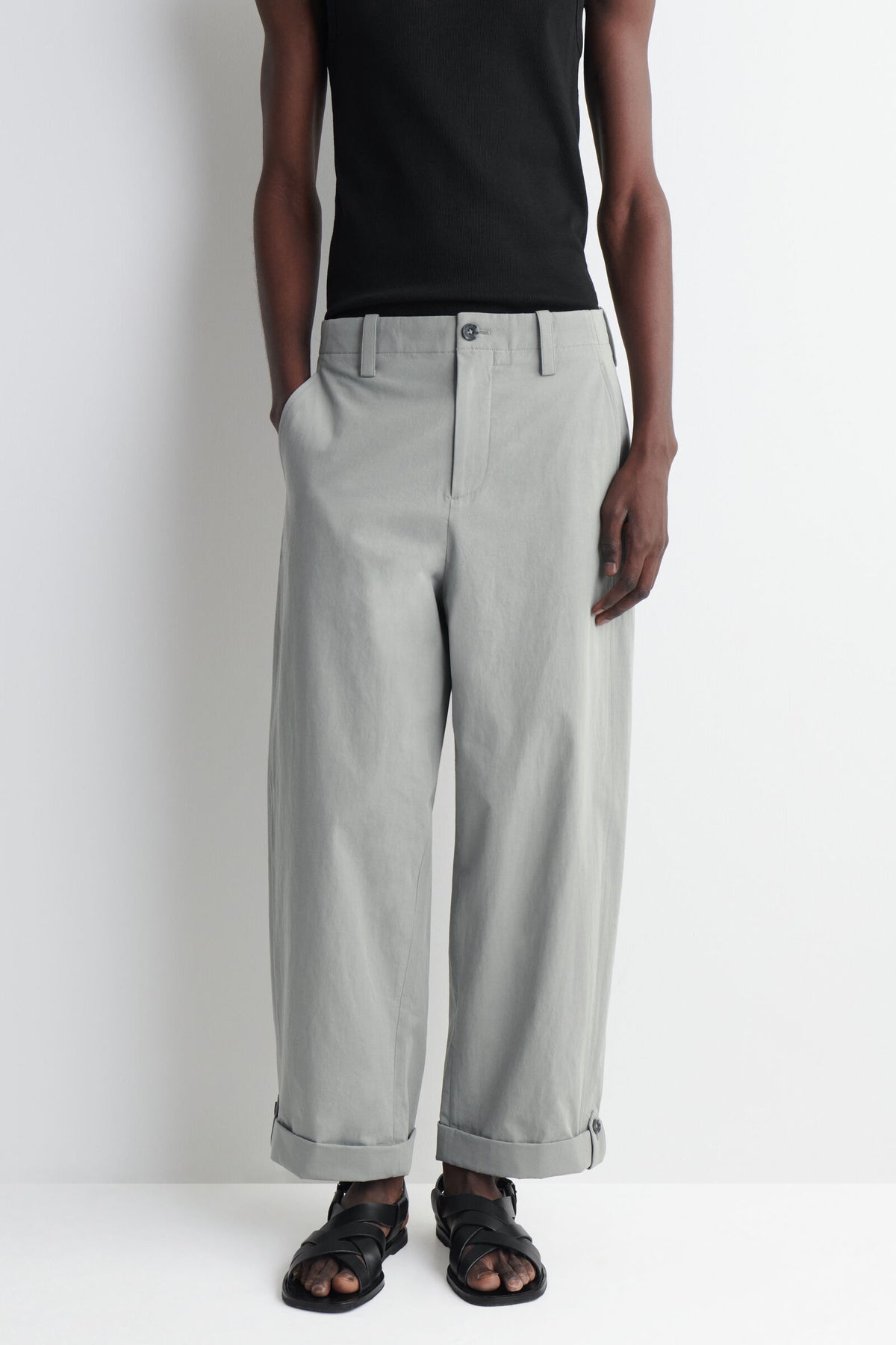 PANTALONES RELAXED-FIT DE PIERNA RECTA CON DOBLADILLO - GRIS
