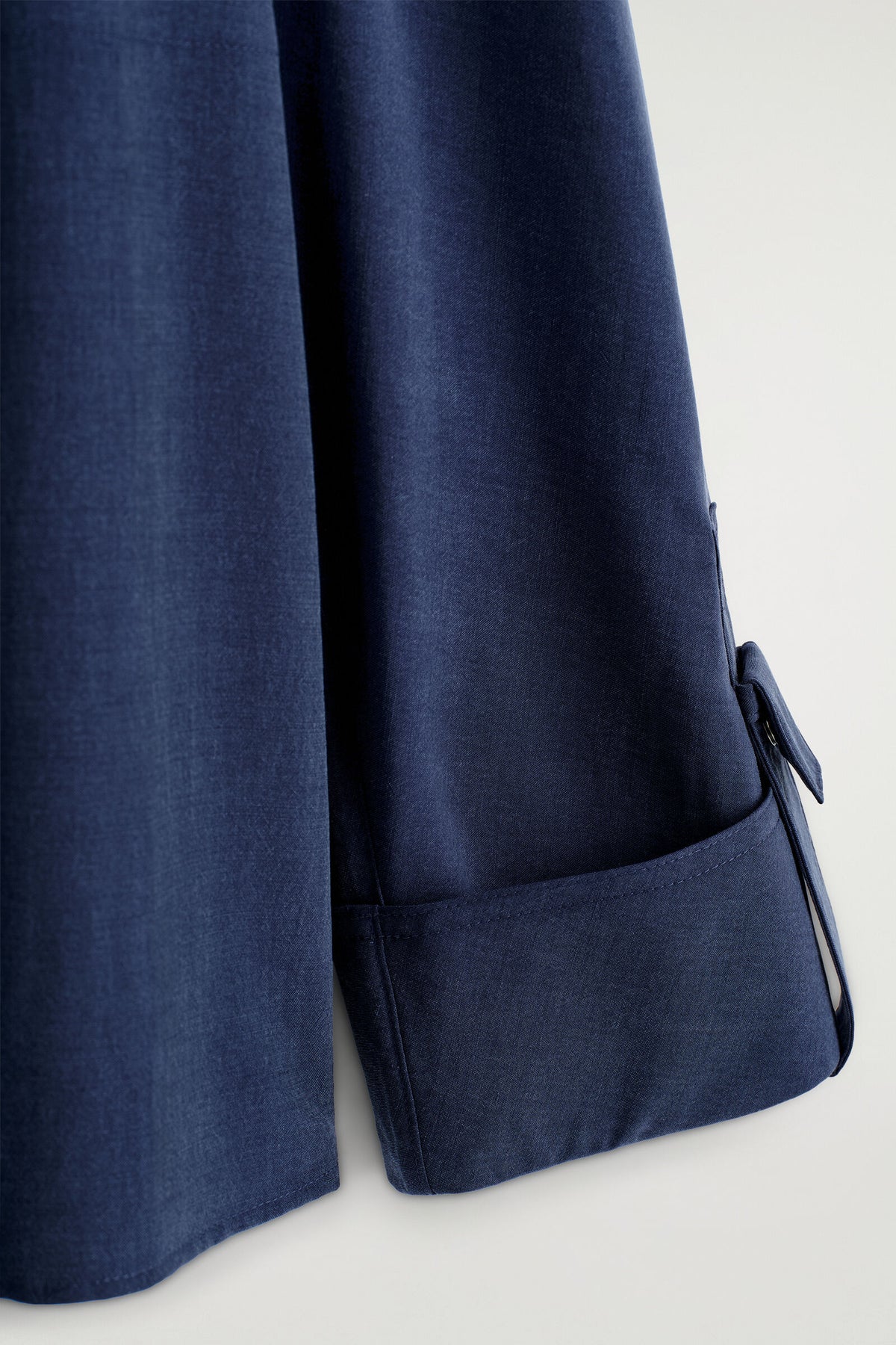 CAMISA UTILITY FLUIDA - MARINO | DescriptiveDetail