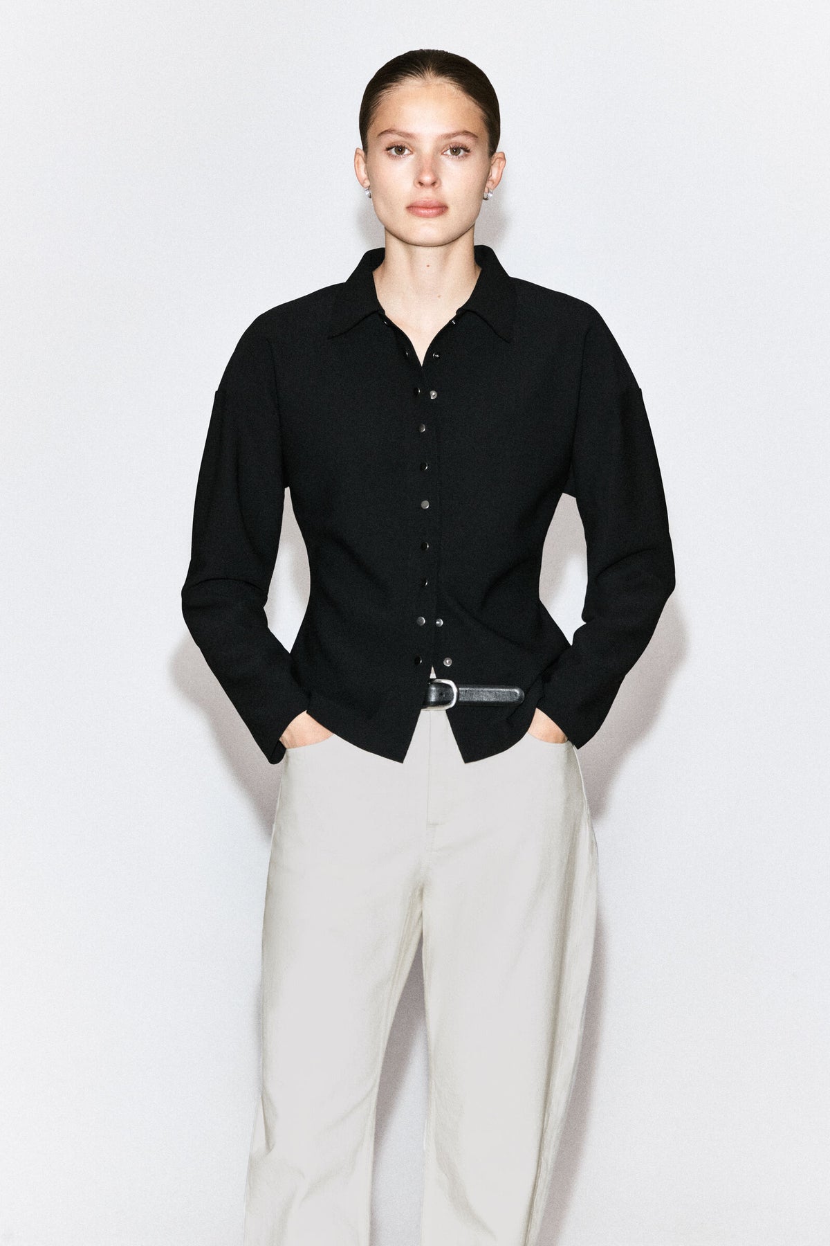 CAMISA DE CREPE-JERSEY CON CINTURA - NEGRO