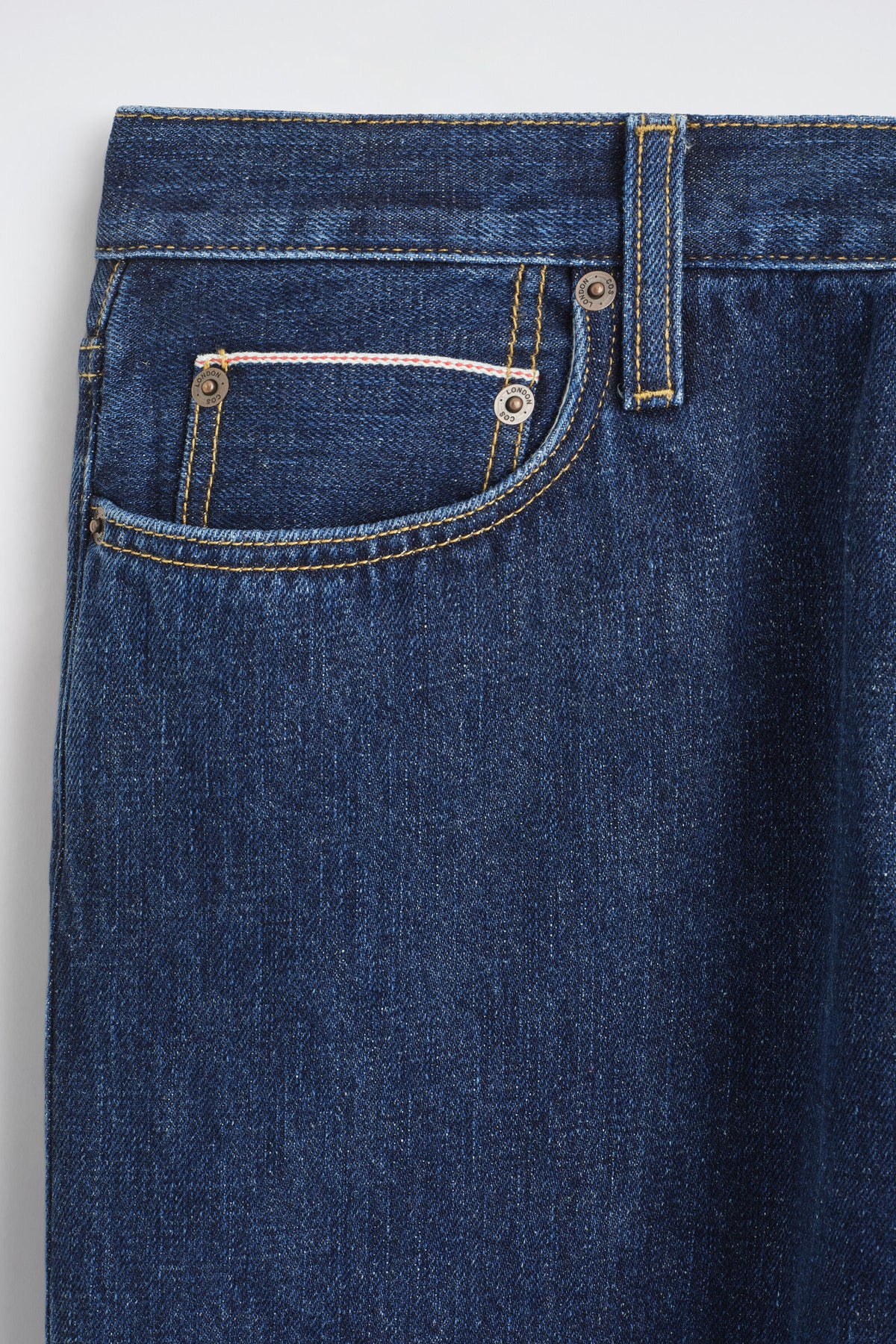 JEANS SELVEDGE DE CORTE SUELTO Y PIERNA ANCHA - AZUL OSCURO | DescriptiveDetail