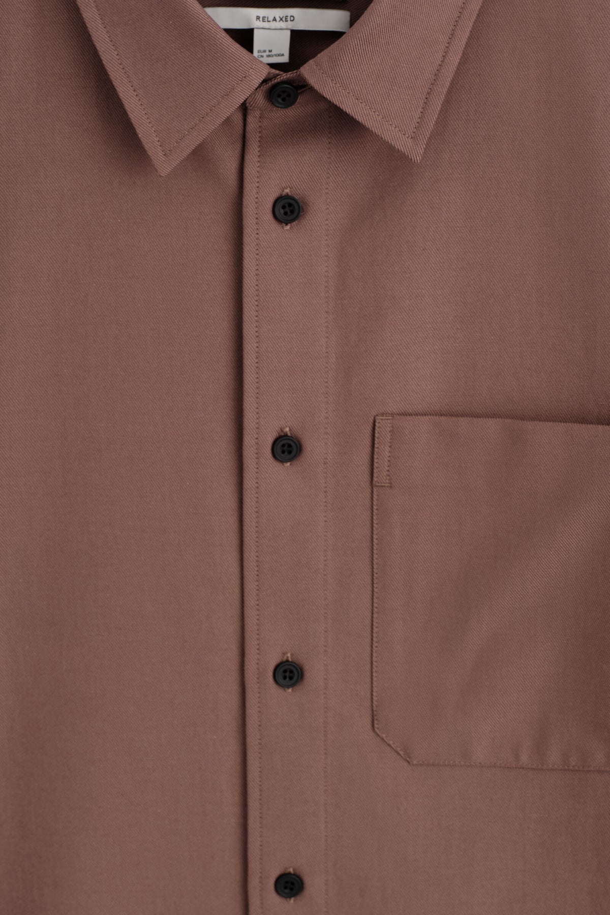 CAMISA DE SARGA RELAJADA - ROJO BARRO | DescriptiveDetail