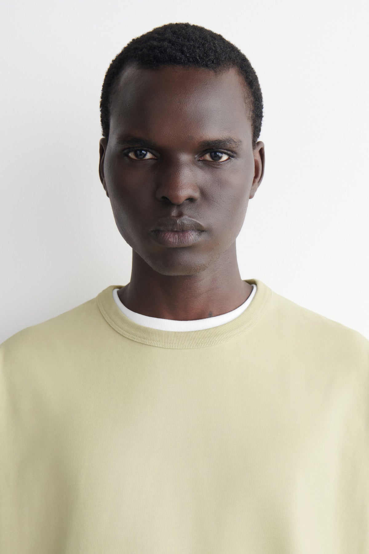 CAMISETA DE ALGODÓN RELAJADO LAVADO - VERDE DESGASTADO