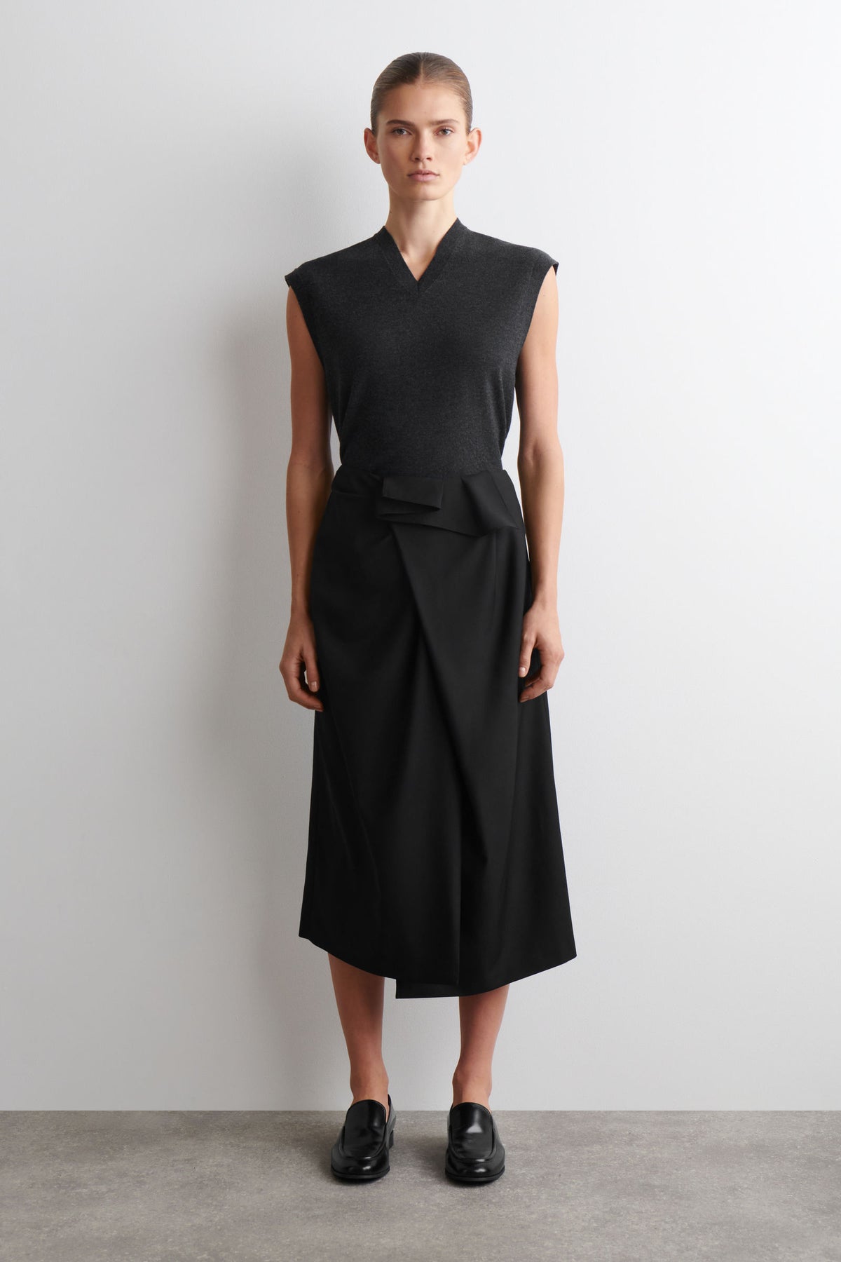FALDA MIDI DE LANA CON EFECTO ENVOLVENTE - NEGRO - StillMedia/Lookbook