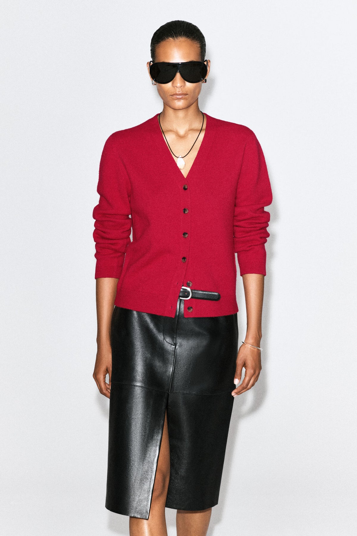 CÁRDIGAN DE LANA MERINO CON CUELLO EN V - ROJO