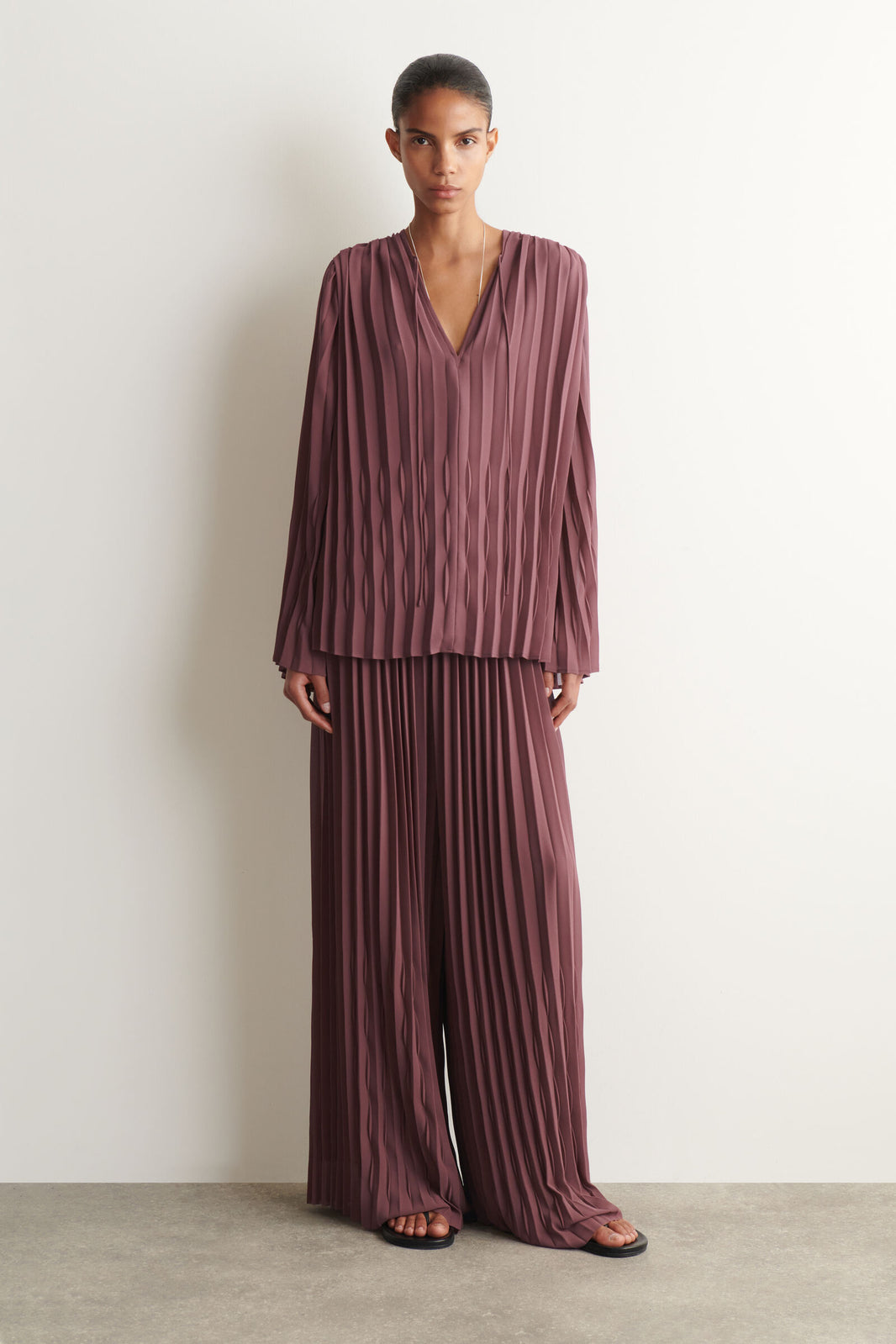 BLUSA DE GEORGETTE PLISADA CON LAZO - ÓXIDO