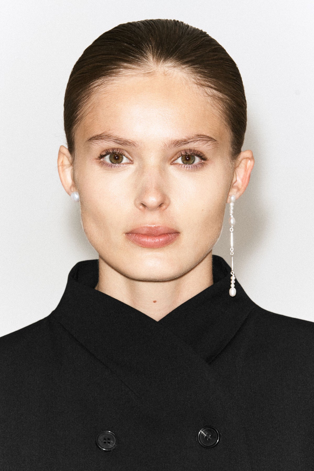 ARETES ASIMÉTRICOS DE PERLA DE AGUA DULCE - PLATA