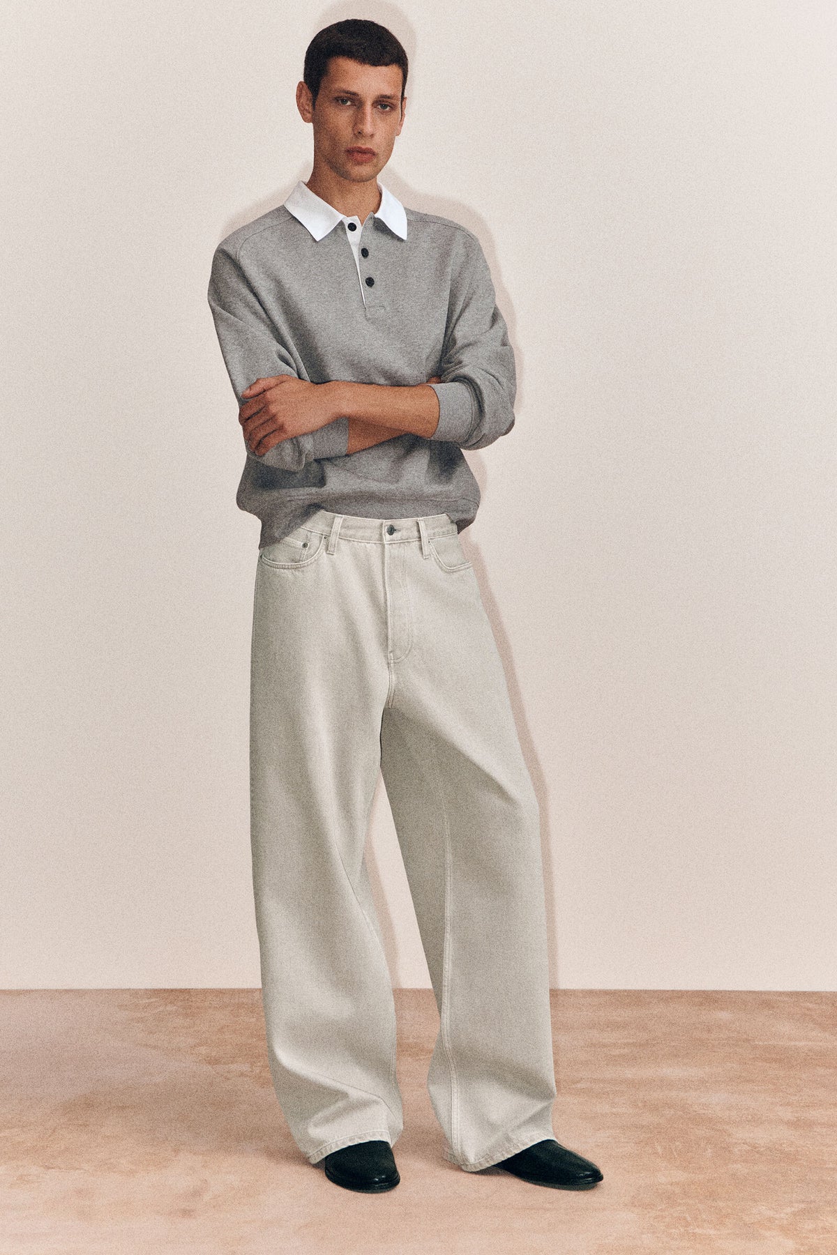 CAMISETA POLO CON CUELLO DE CONTRASTE - GRIS MELANGE | Lookbook