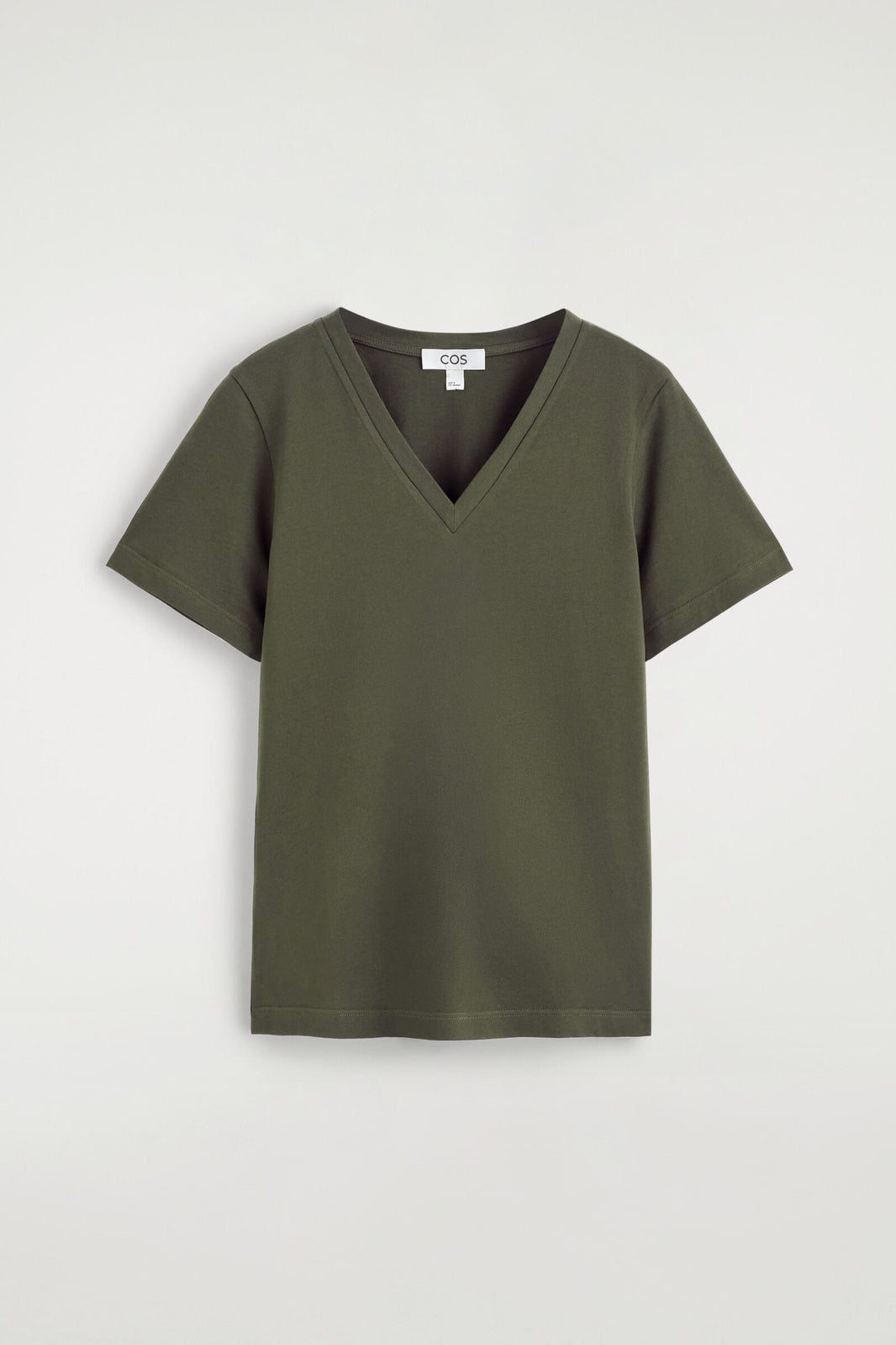 CAMISETA ALGODÓN CUELLO PICO - CAQUI OSCURO | DescriptiveStillLife
