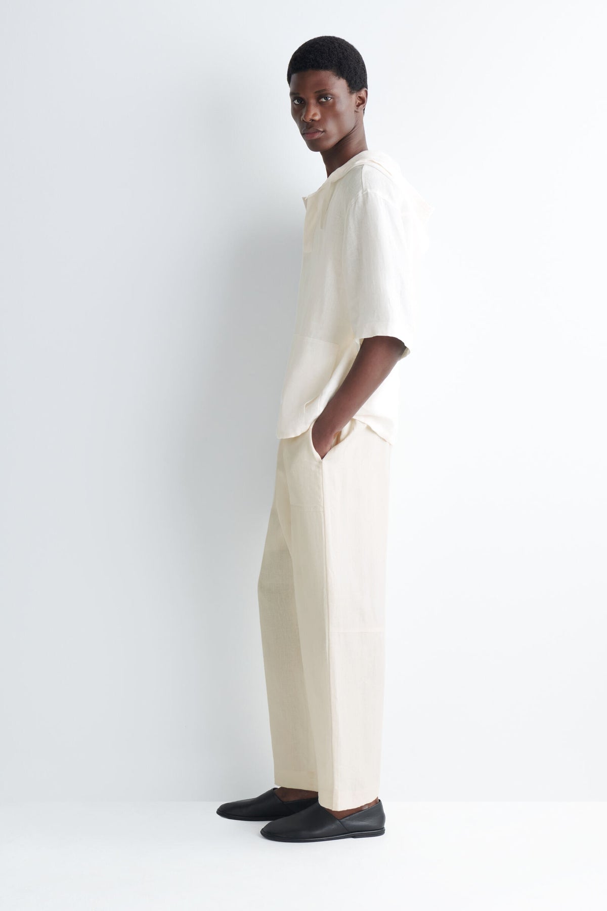 PANTALONES DE LINO DE CORTE RELAJADO Y PIERNA BARREL - BLANCO ROTO