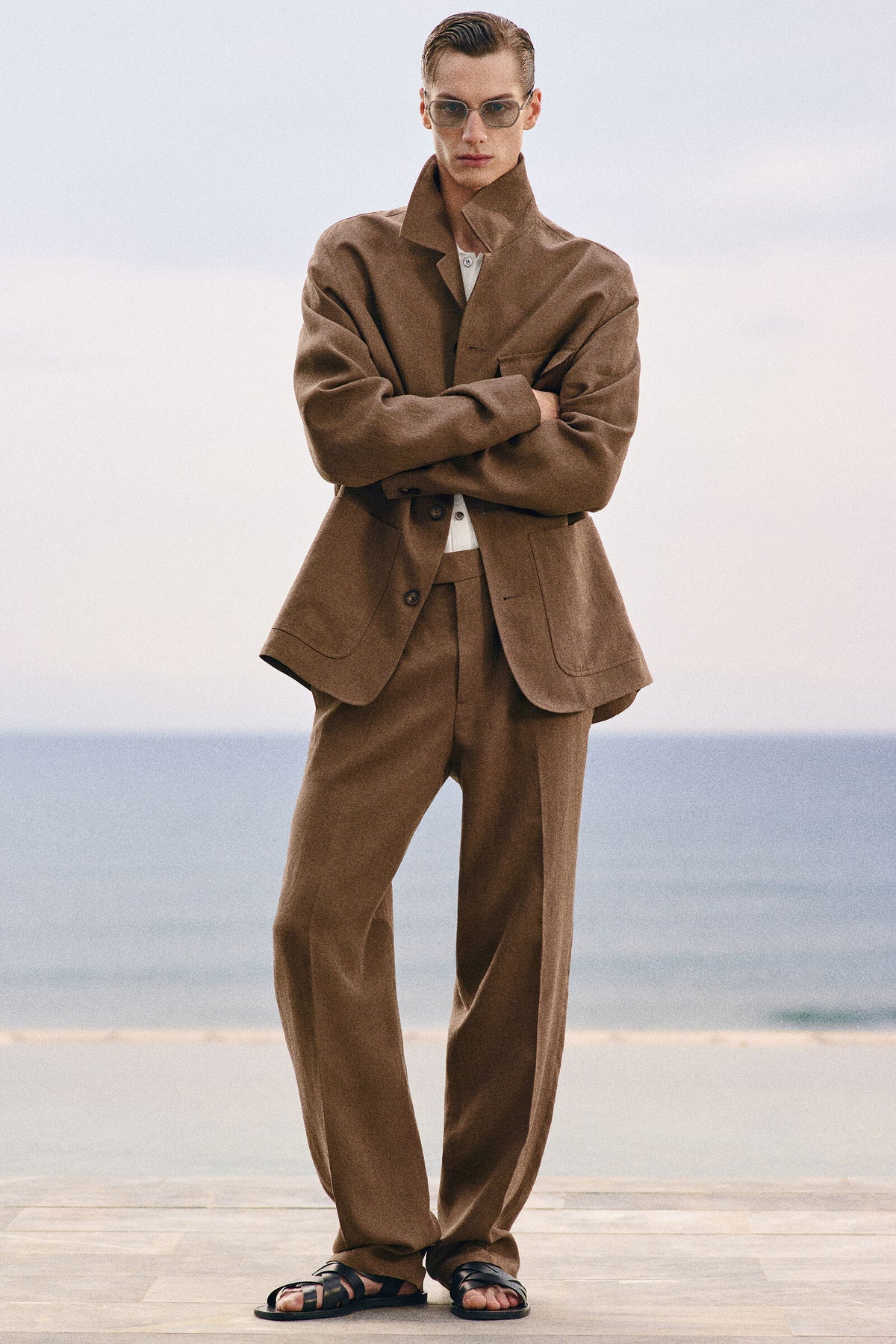 PANTALONES DE LINO CON TALLE RELAJADO Y CORTE CÓNICO - BEIGE