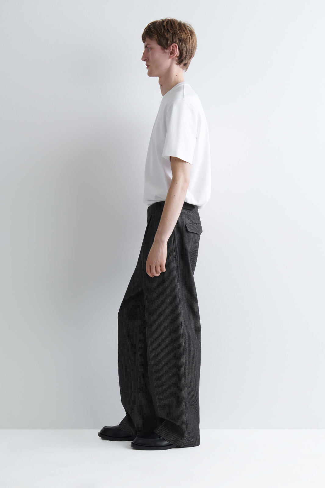 PANTALONES DE MEZCLILLA DE RAYAS, RELAJADOS, DE PIERNA ANCHA - NEGRO / A RAYAS