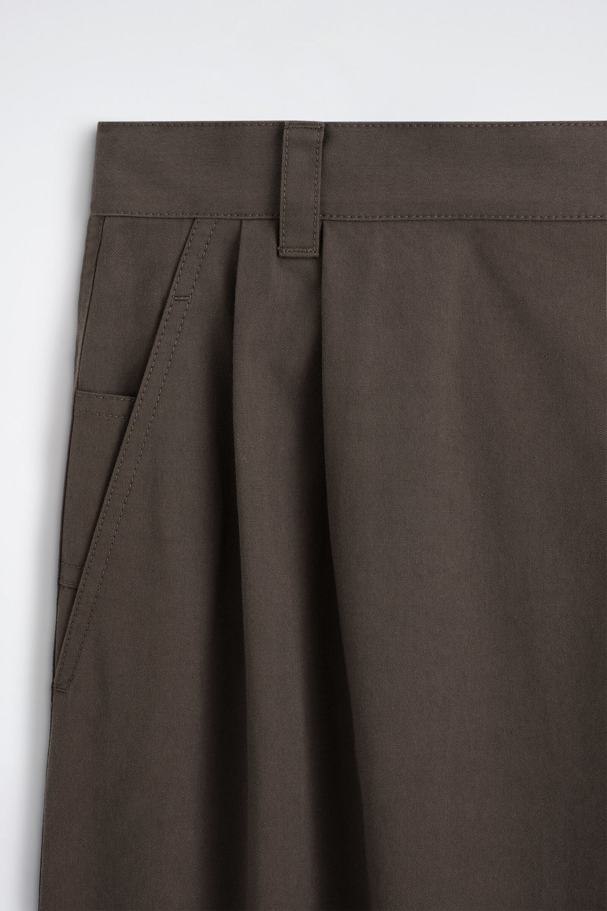 PANTALONES DE ALGODÓN DE CORTE RELAJADO Y PIERNA BARREL - MARRÓN | DescriptiveDetail