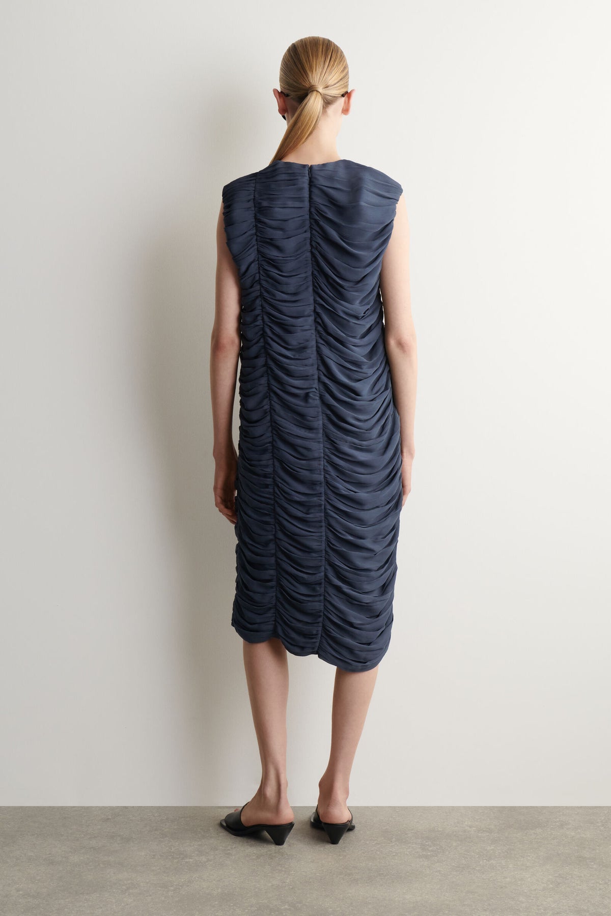 VESTIDO CON PANELES FRUNCIDOS - AZUL ACERO