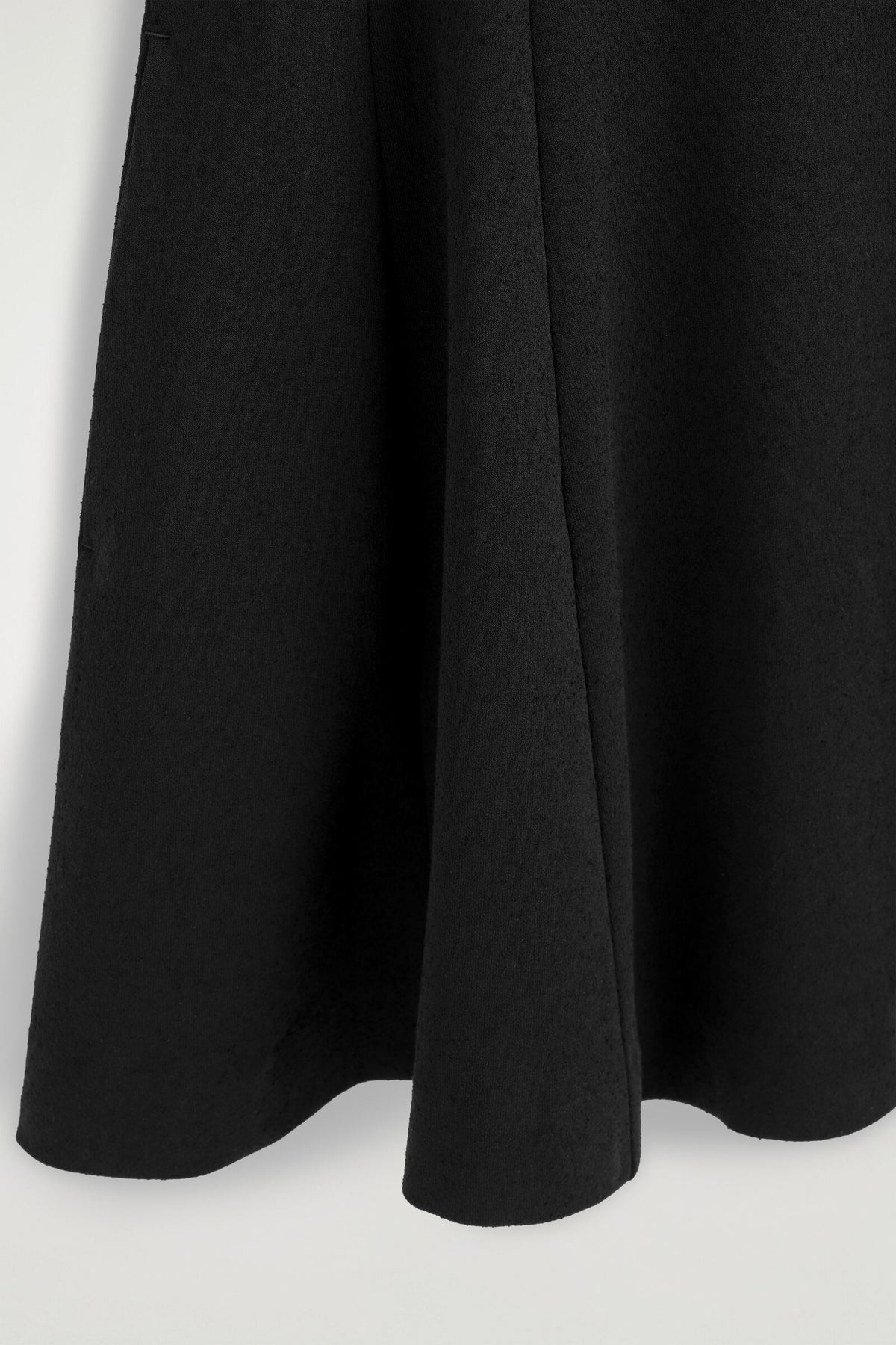 VESTIDO MINI DE ALGODÓN ESCULTÓRICO - NEGRO | DescriptiveDetail