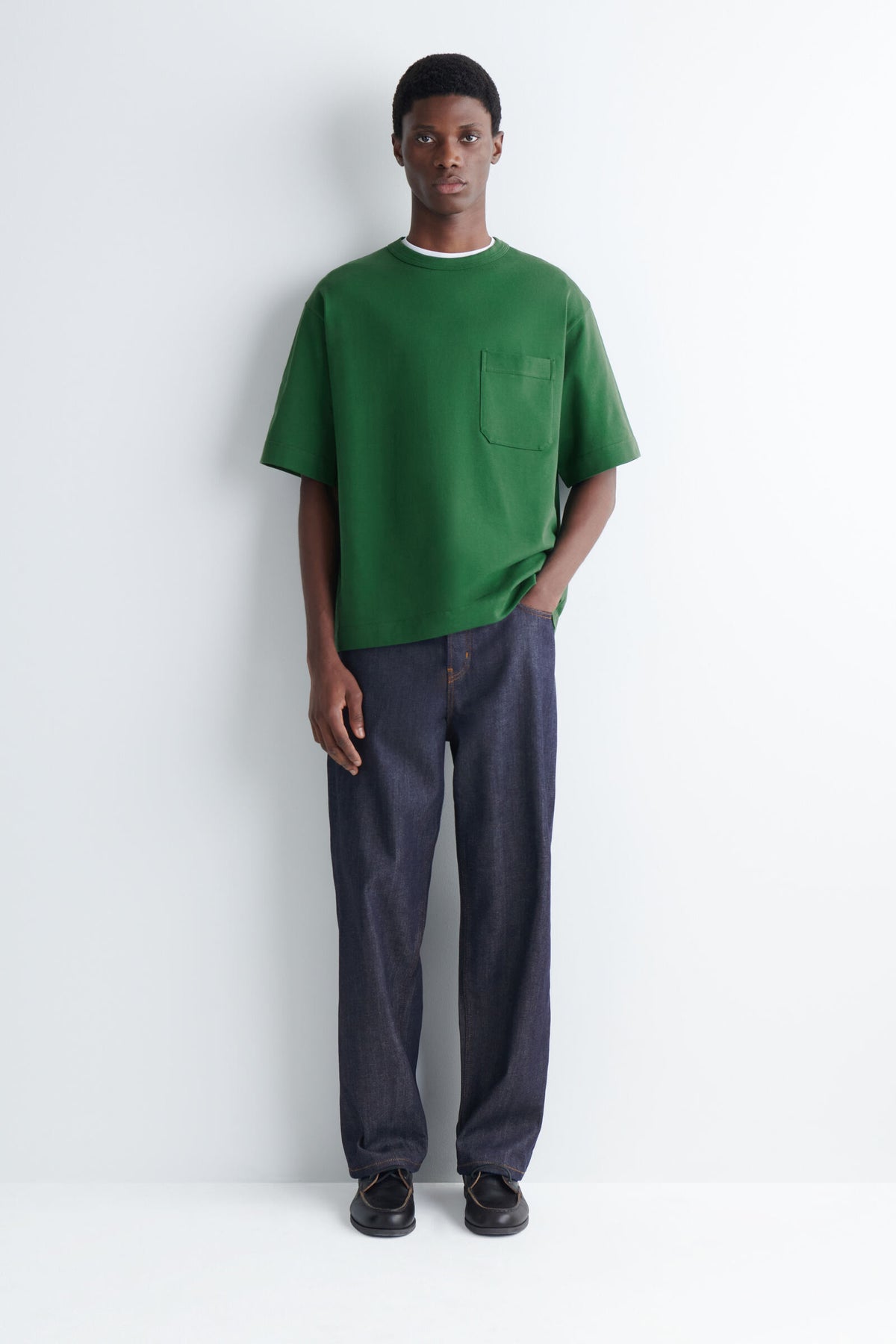 CAMISETA OVERSIZE CON BOLSILLOS - VERDE OSCURO