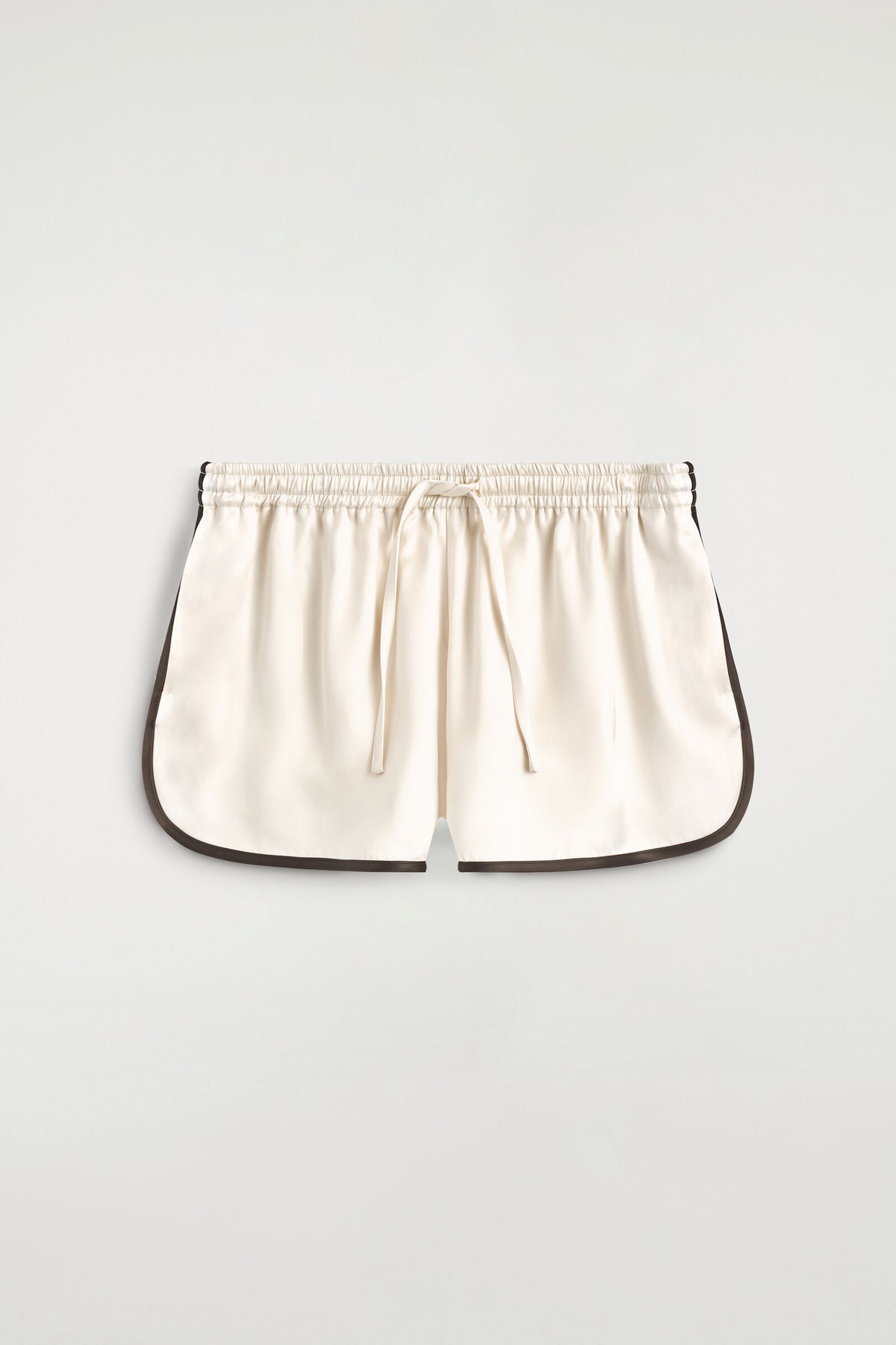SHORTS DEPORTIVOS SATINADOS - MARFIL / BURDEOS | DescriptiveStillLife