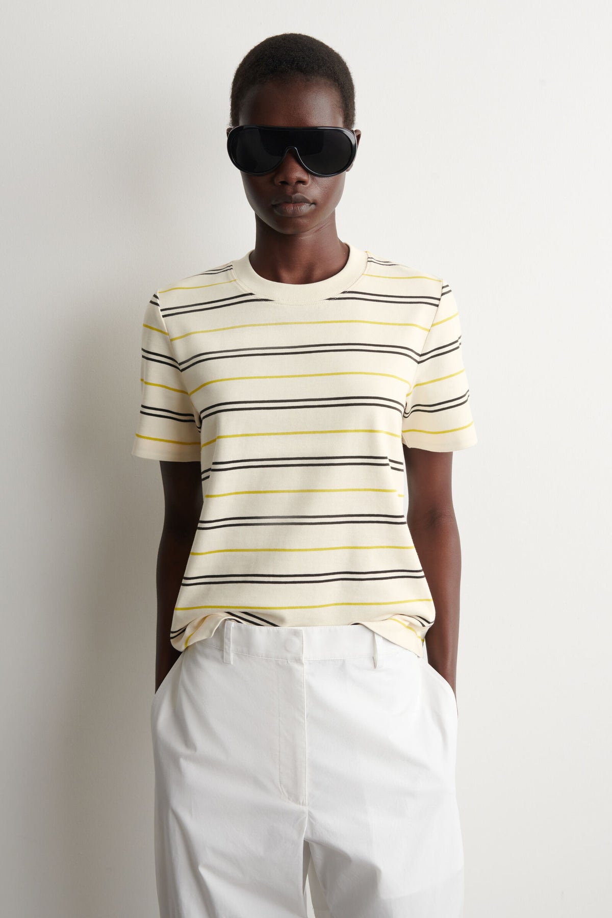 CAMISETA DE CORTE LIMPIO - MARFIL / AMARILLO / RAYADO