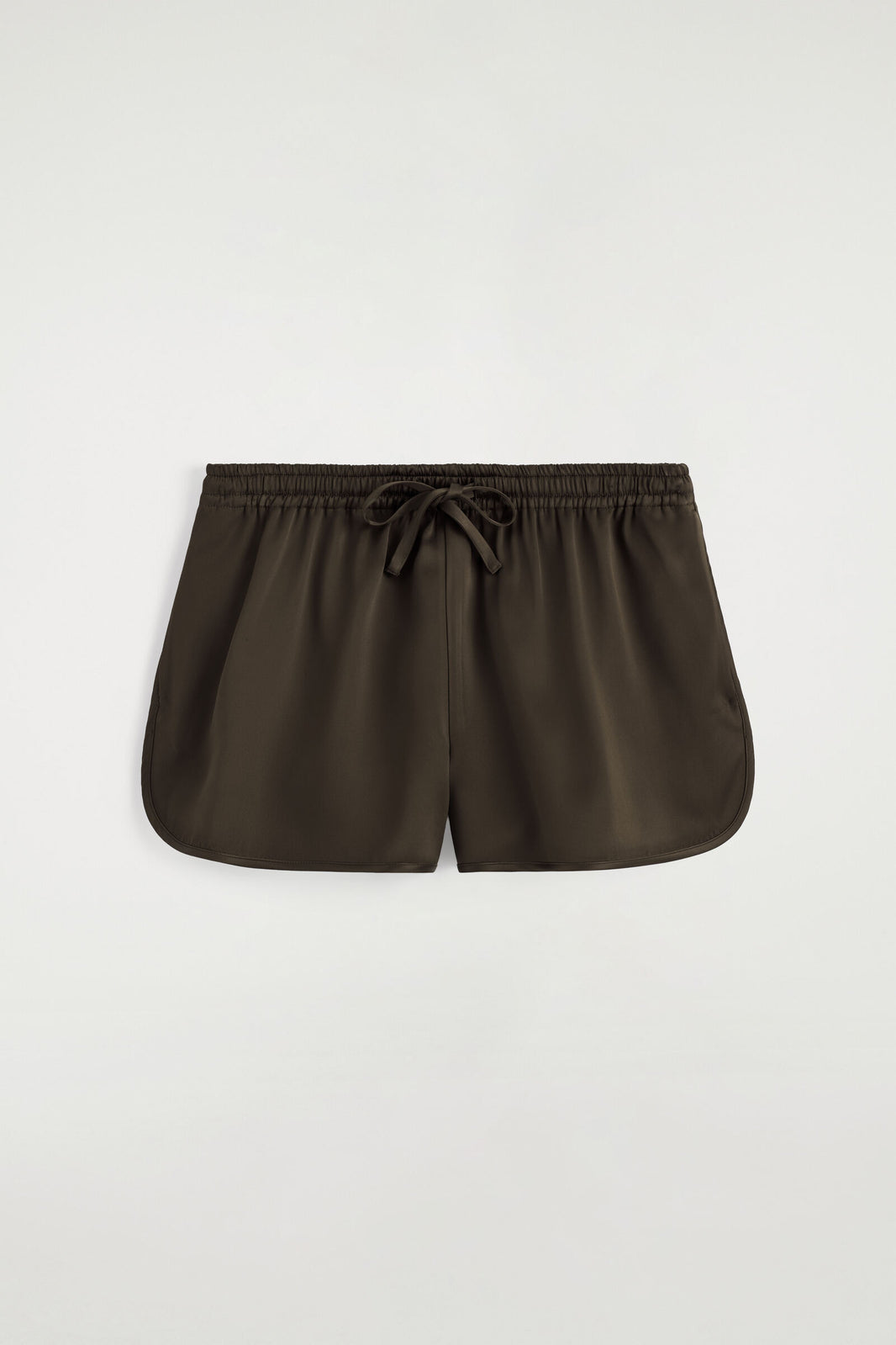 SHORTS DEPORTIVOS SATINADOS - MARRÓN | DescriptiveStillLife