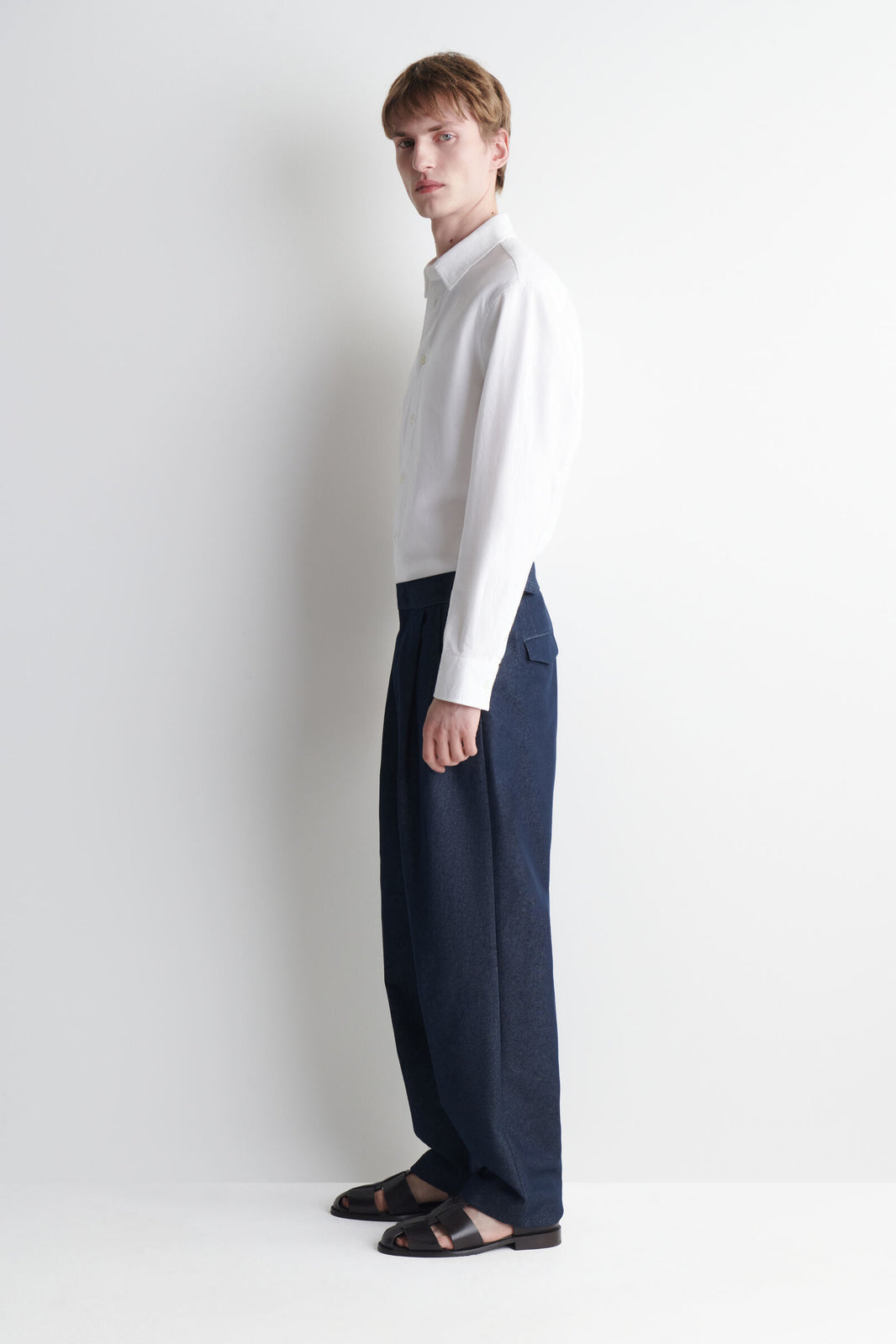 PANTALONES TAPERED DE AJUSTE RELAJADO CON EFECTO DENIM - ÍNDIGO