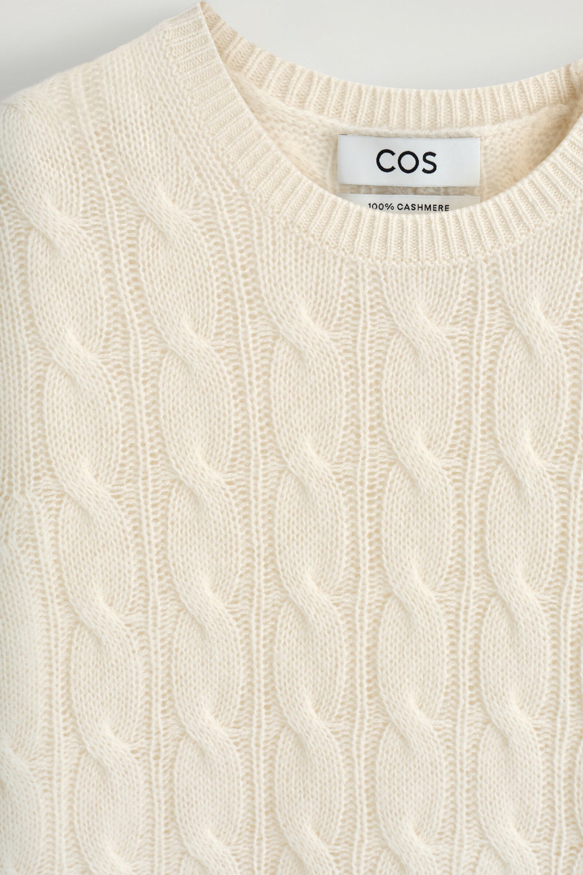 CAMISETA DE CASHMERE PUNTO TRENZADO - MARFIL | DescriptiveDetail
